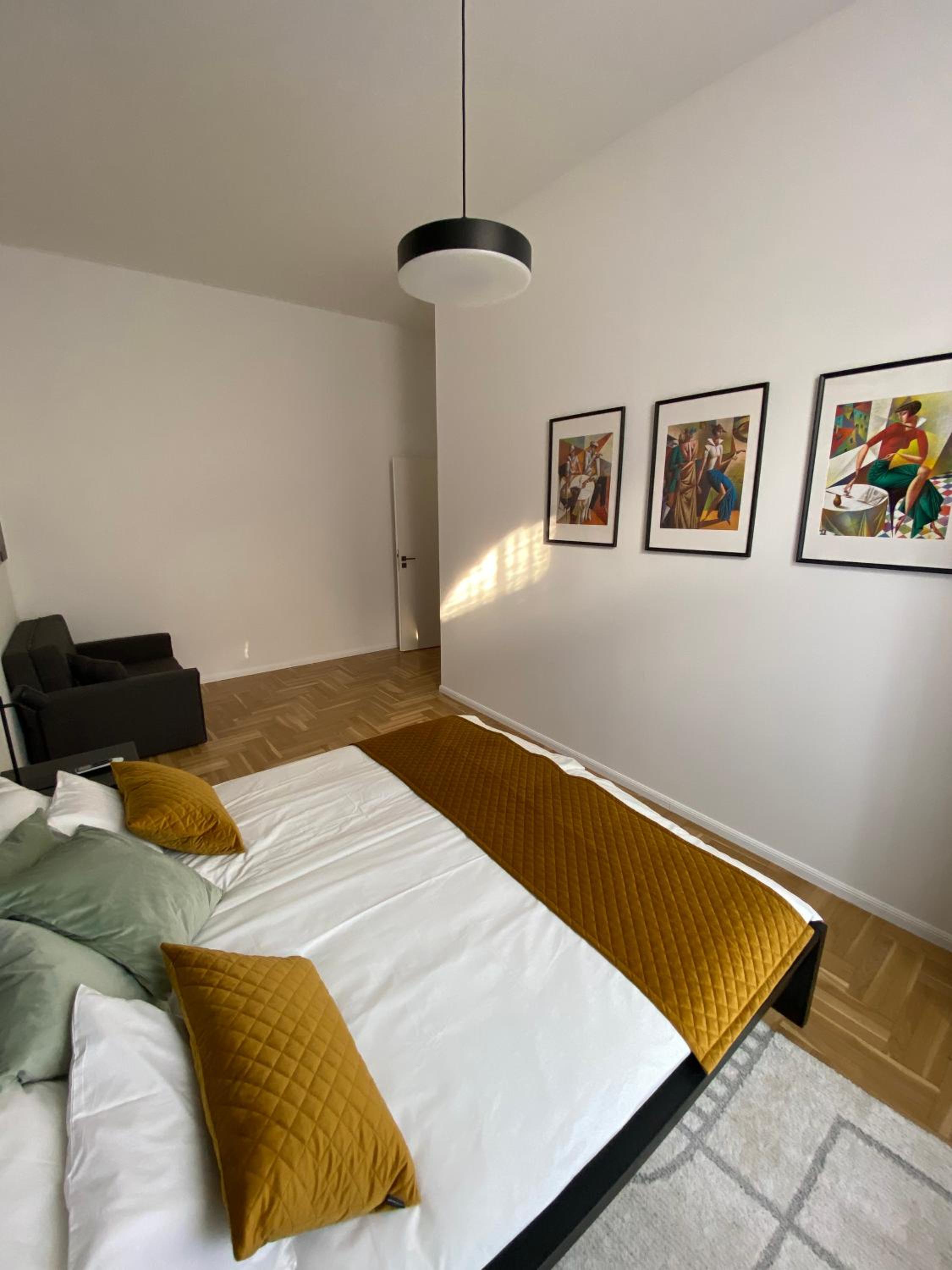 Birdie 3-BDR Apartment view 2