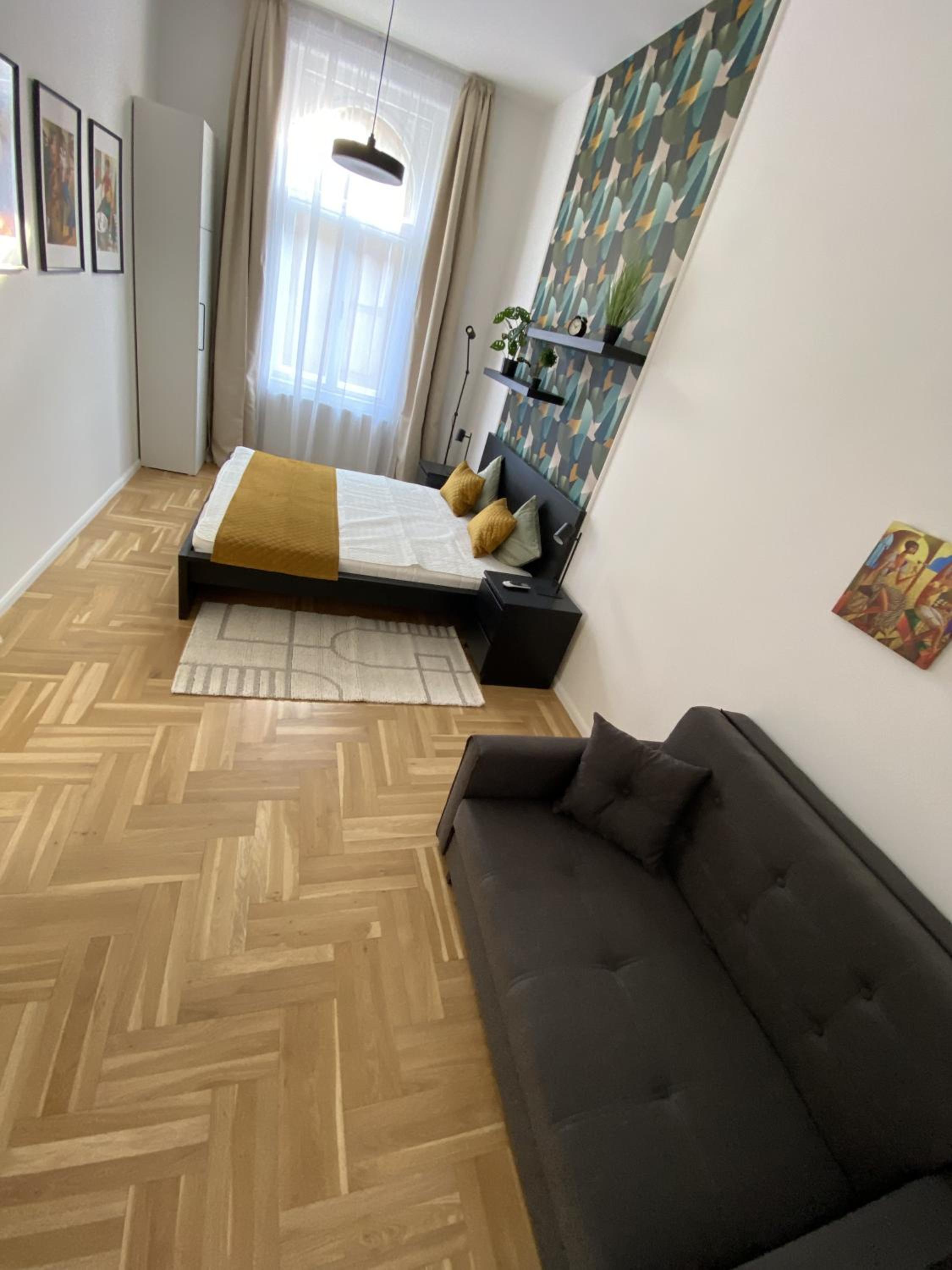 Birdie 3-BDR Apartment view 3