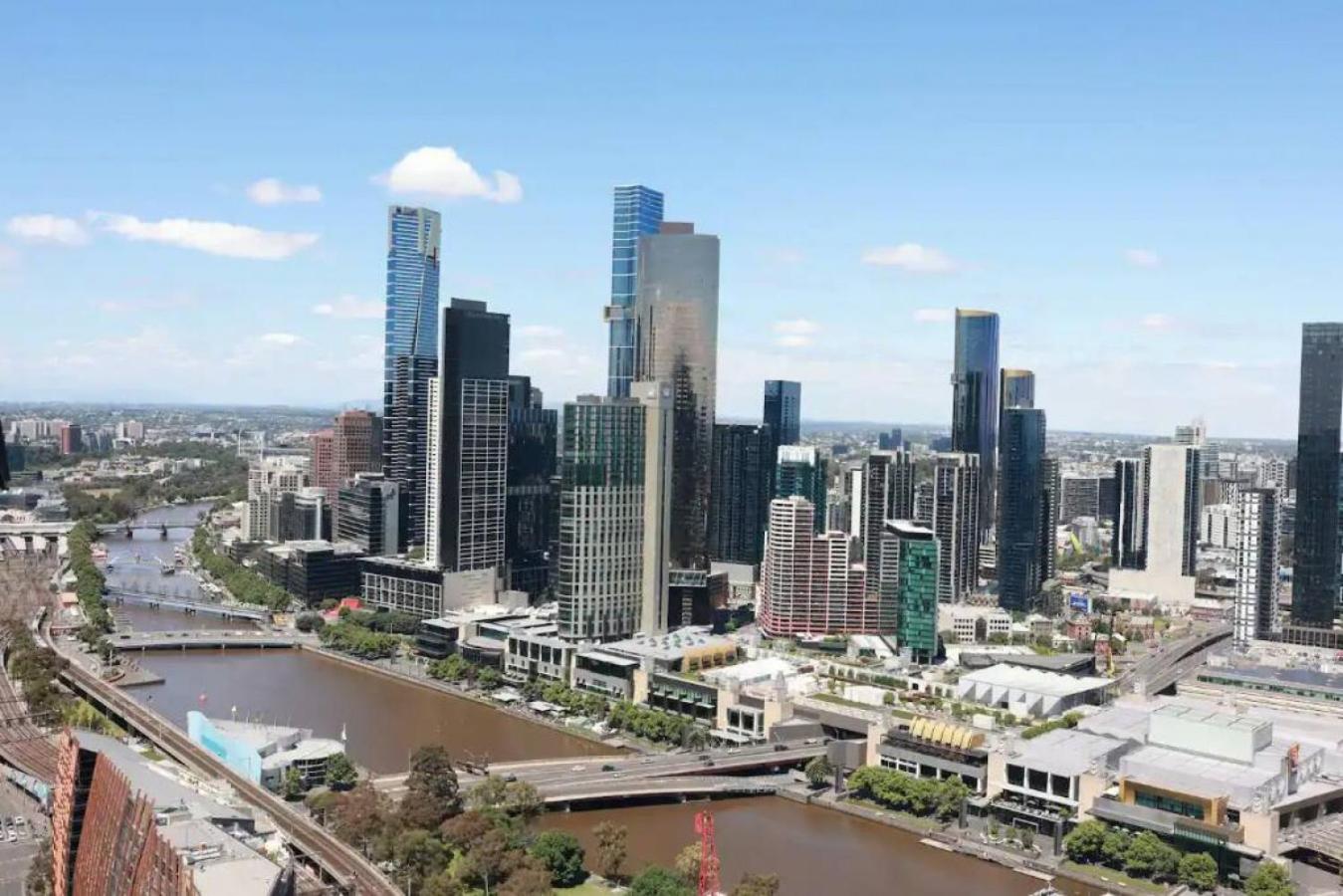 65D Modern 2BR Apt nr Yarra river, Free Parking