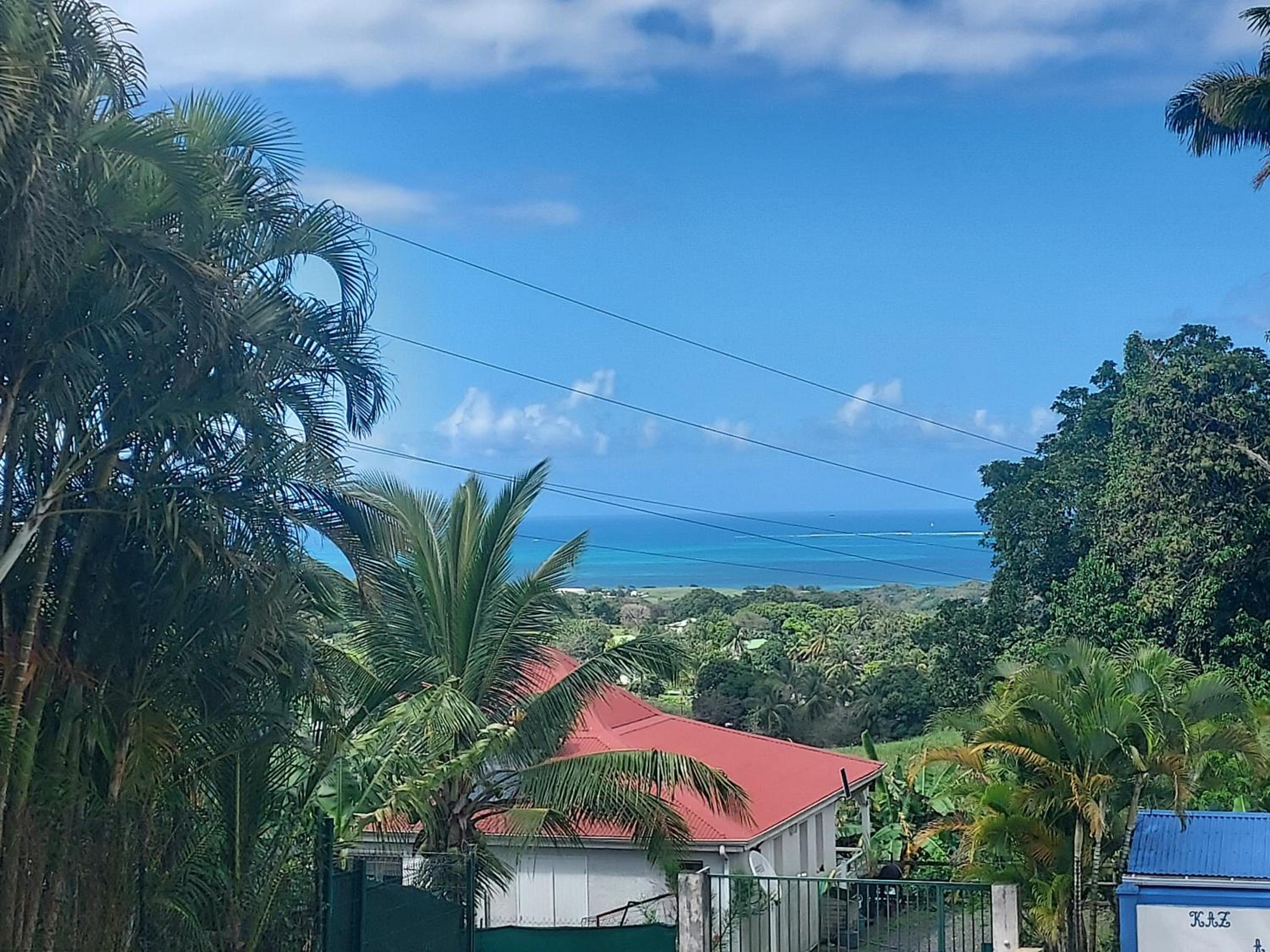 LE PETIT PARADIS view 2