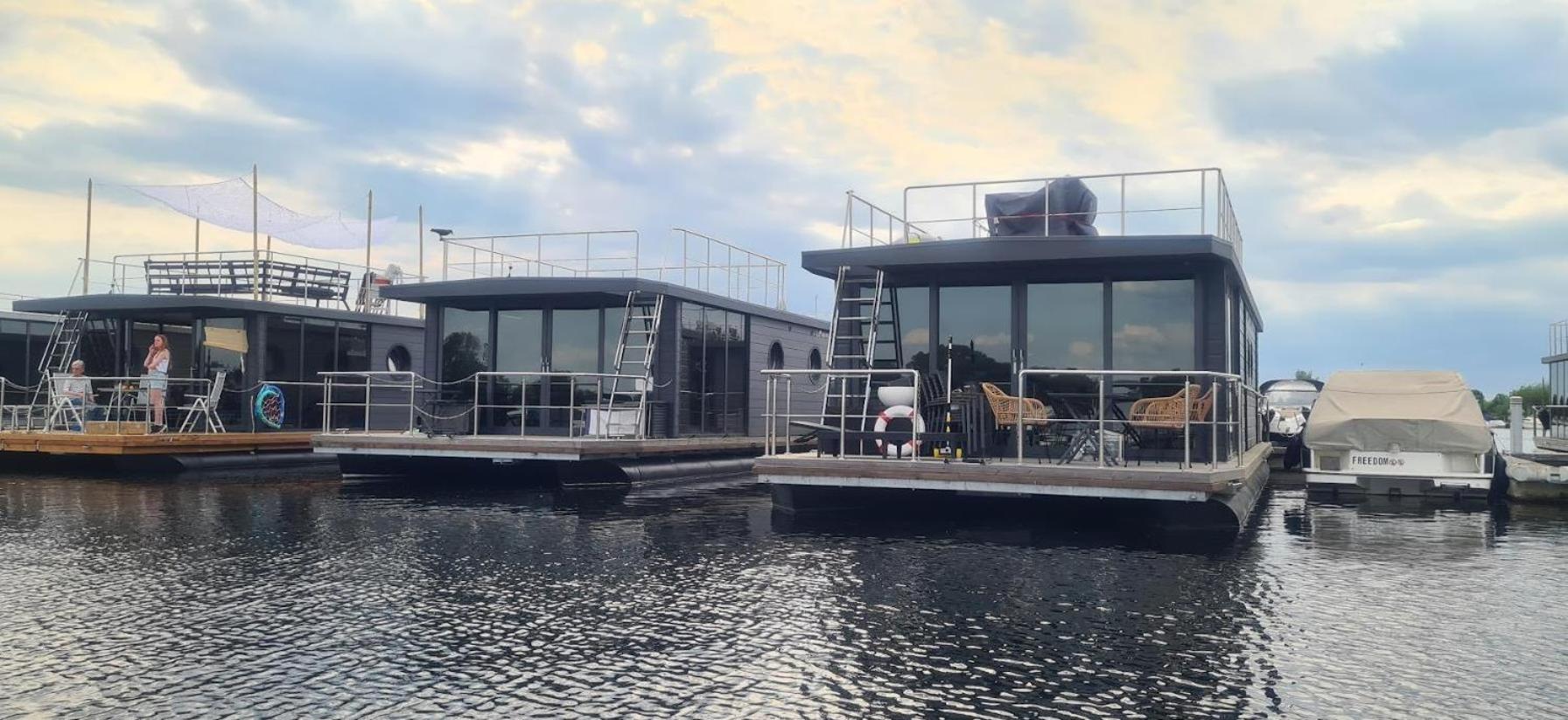 Hausboot La Mare Sonja view 2