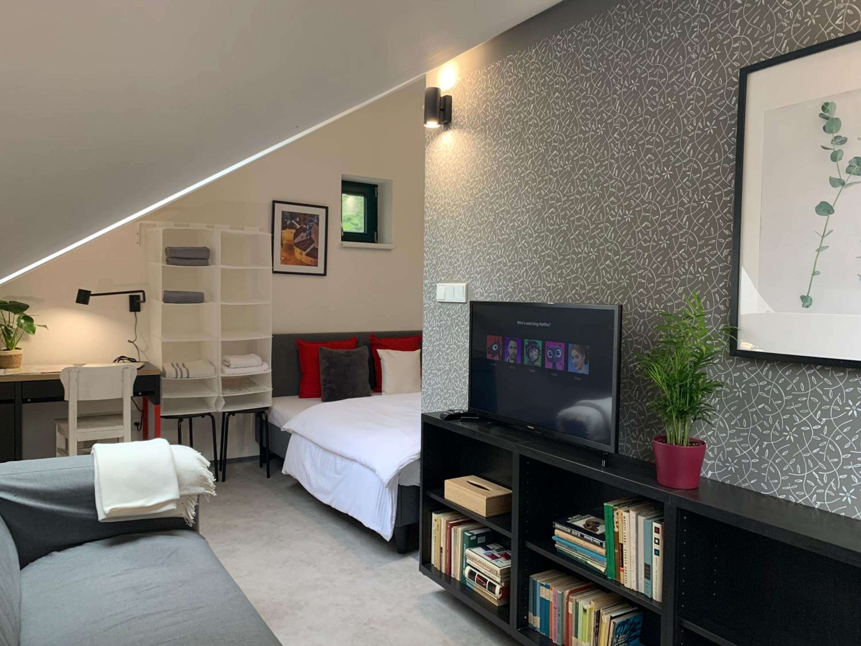Cozy friendly place with free parking