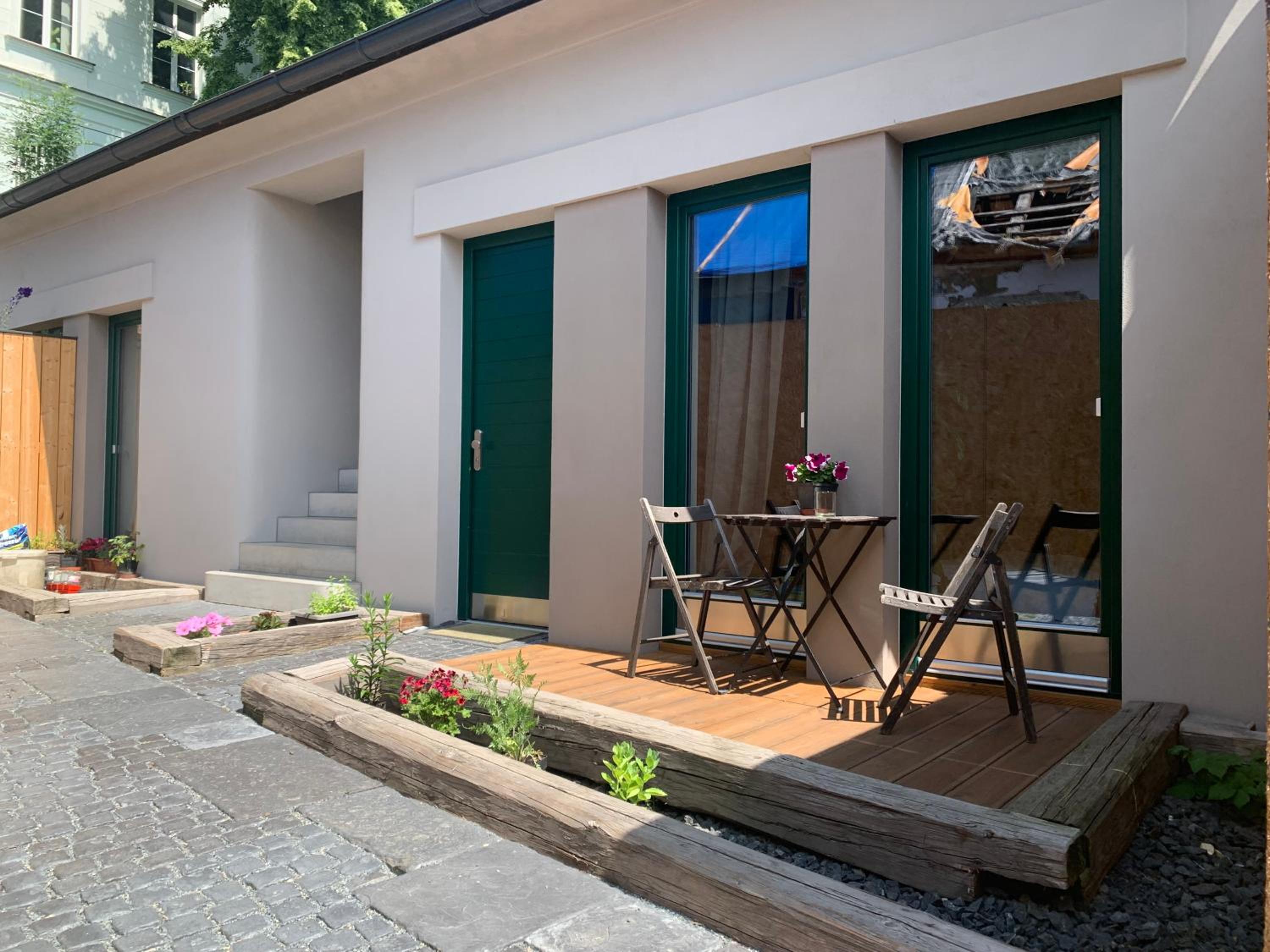 Cozy friendly place with free parking