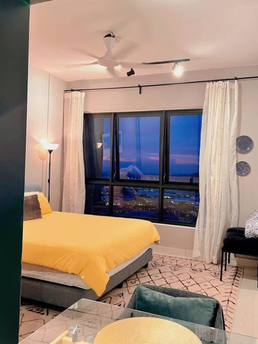 Studio Staycation D'Sara @ Linked MRT, Near Thomson Hospital & Sungai Buloh Hospital