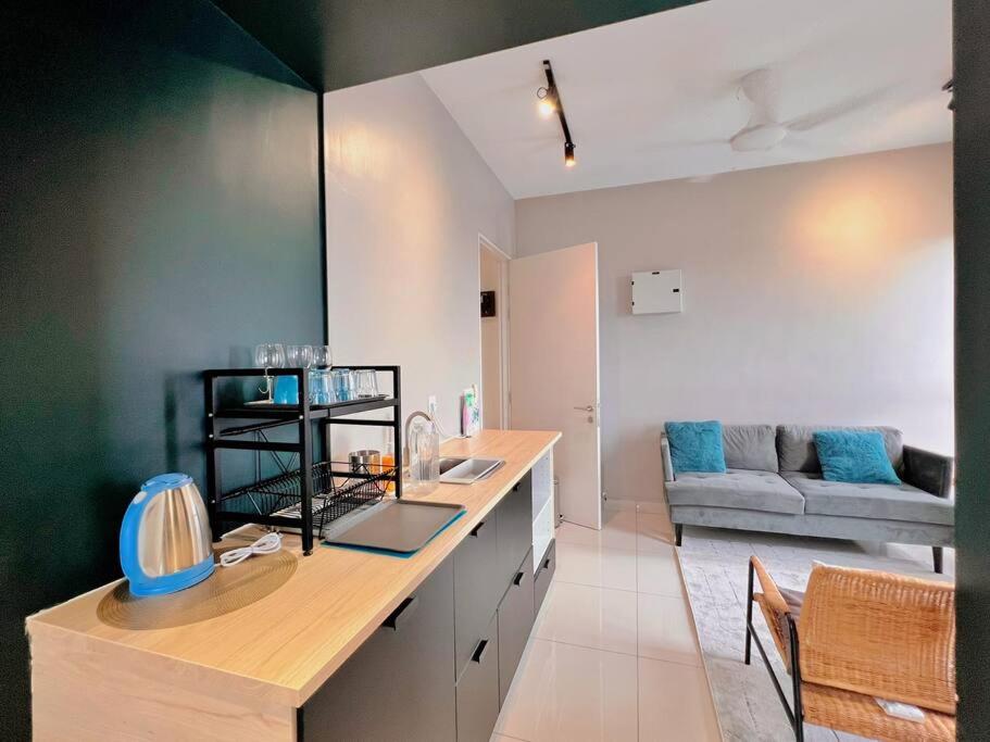 Studio Staycation D'Sara @ Linked MRT, Near Thomson Hospital & Sungai Buloh Hospital