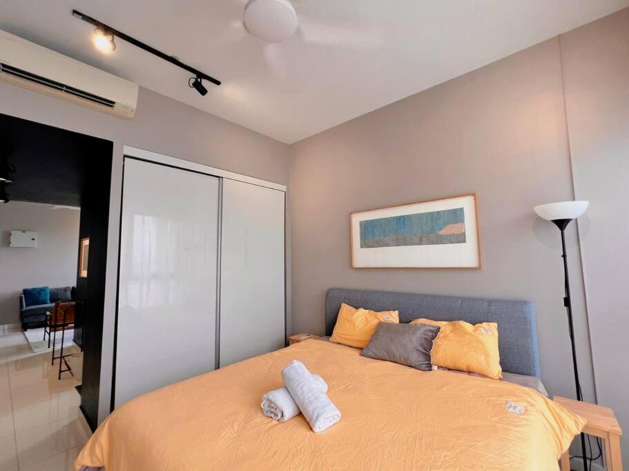 Studio Staycation D'Sara @ Linked MRT, Near Thomson Hospital & Sungai Buloh Hospital