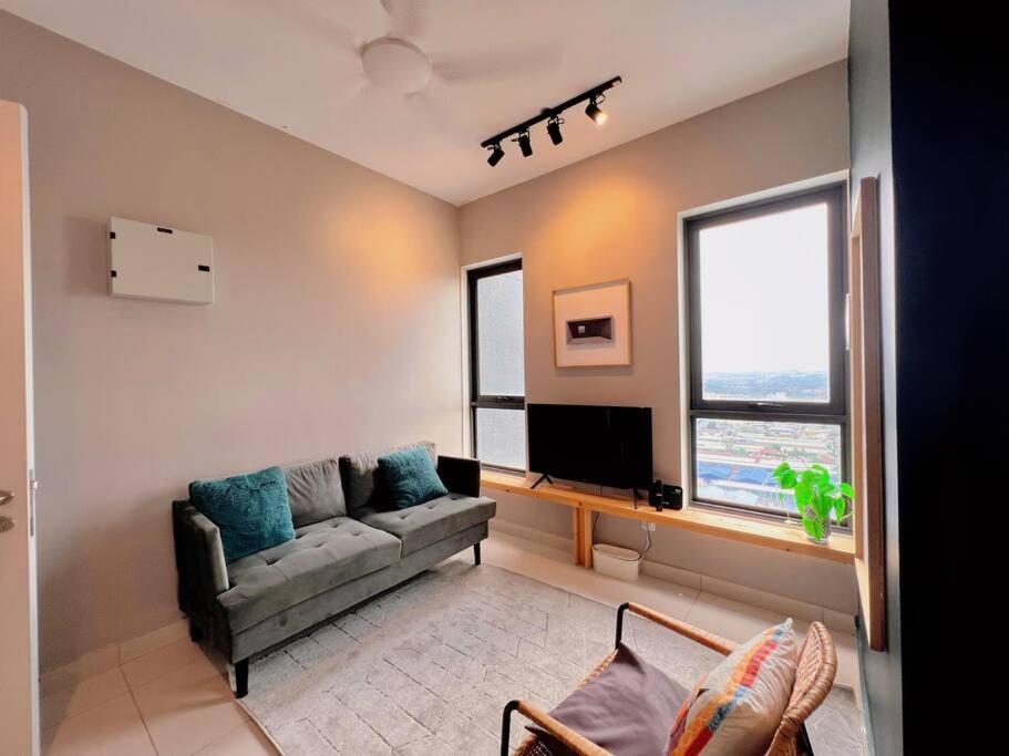 Studio Staycation D'Sara @ Linked MRT, Near Thomson Hospital & Sungai Buloh Hospital photo 7