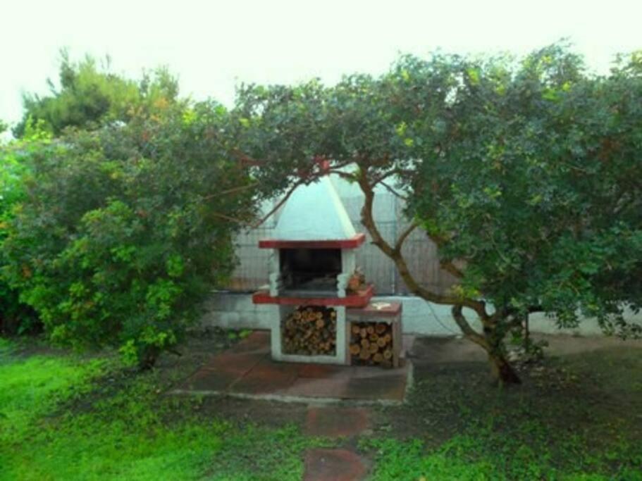 Indipendent villa at only 100 mt. from the beach view 5
