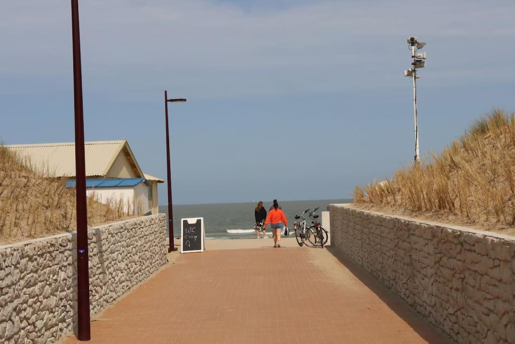App op steenworp van golf&strand