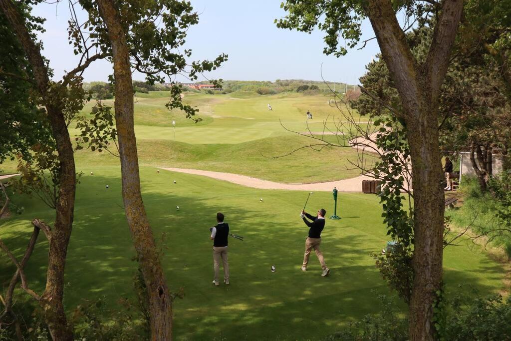 App op steenworp van golf&strand