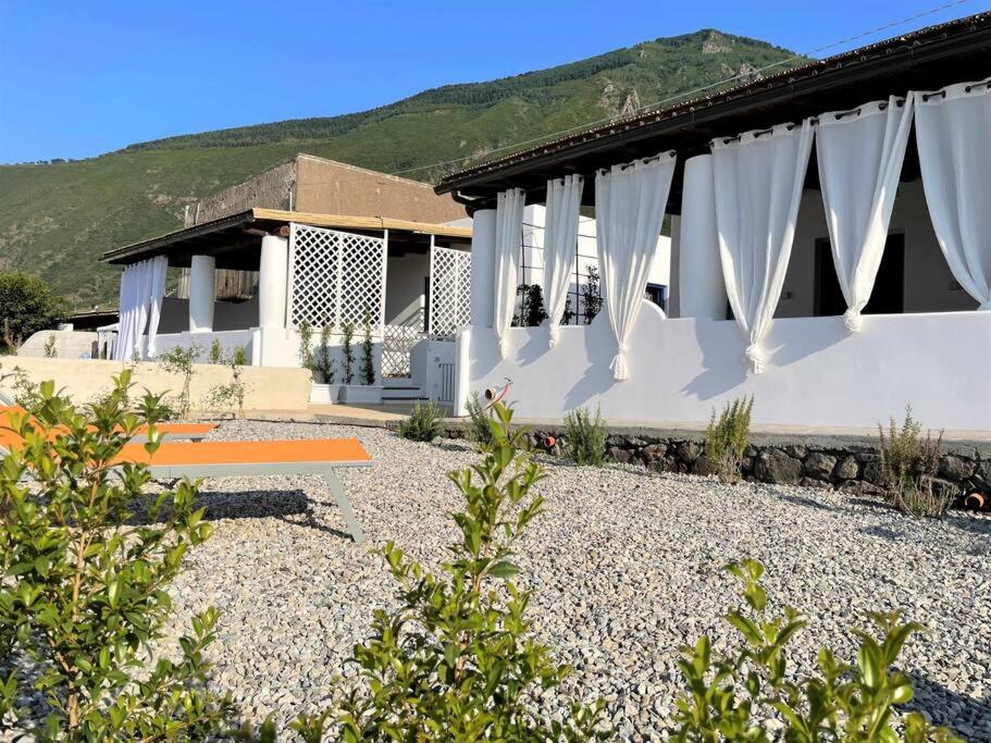 Casa Rina, in centro a Malfa