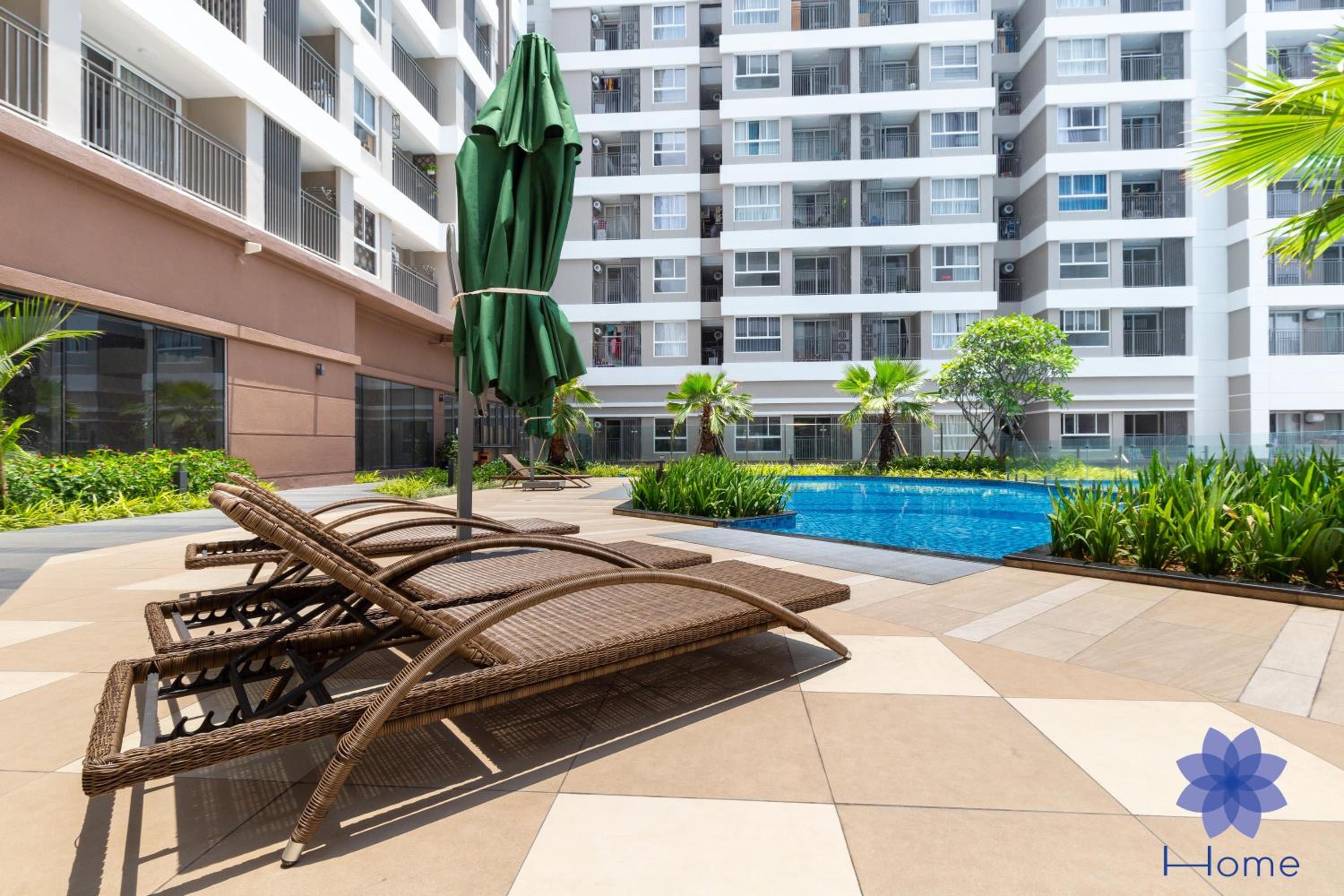 iHome Furnished Apartments with Free Gym & Pool, Airport Pick-Up Service