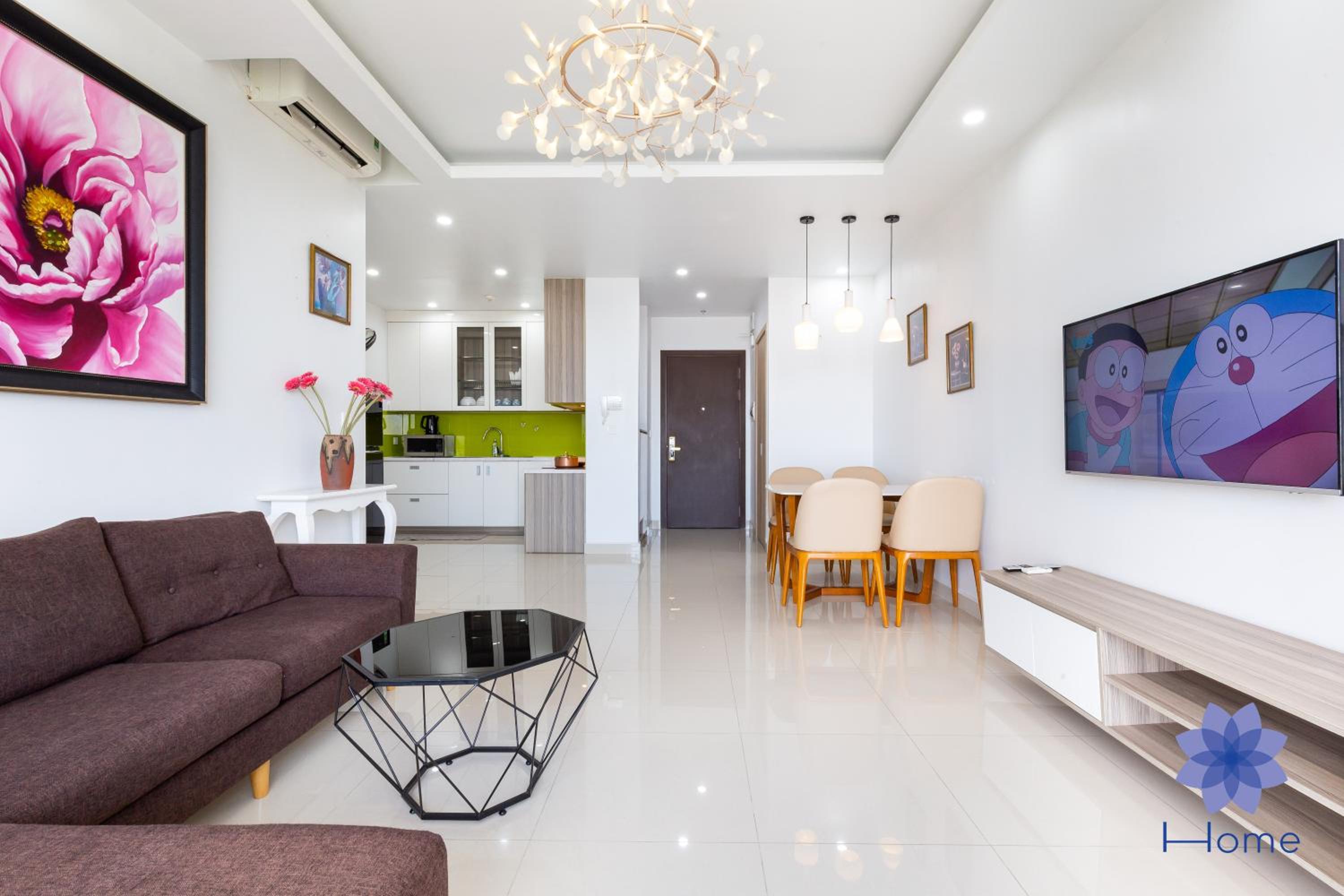 iHome Furnished Apartments with Free Gym & Pool, Airport Pick-Up Service