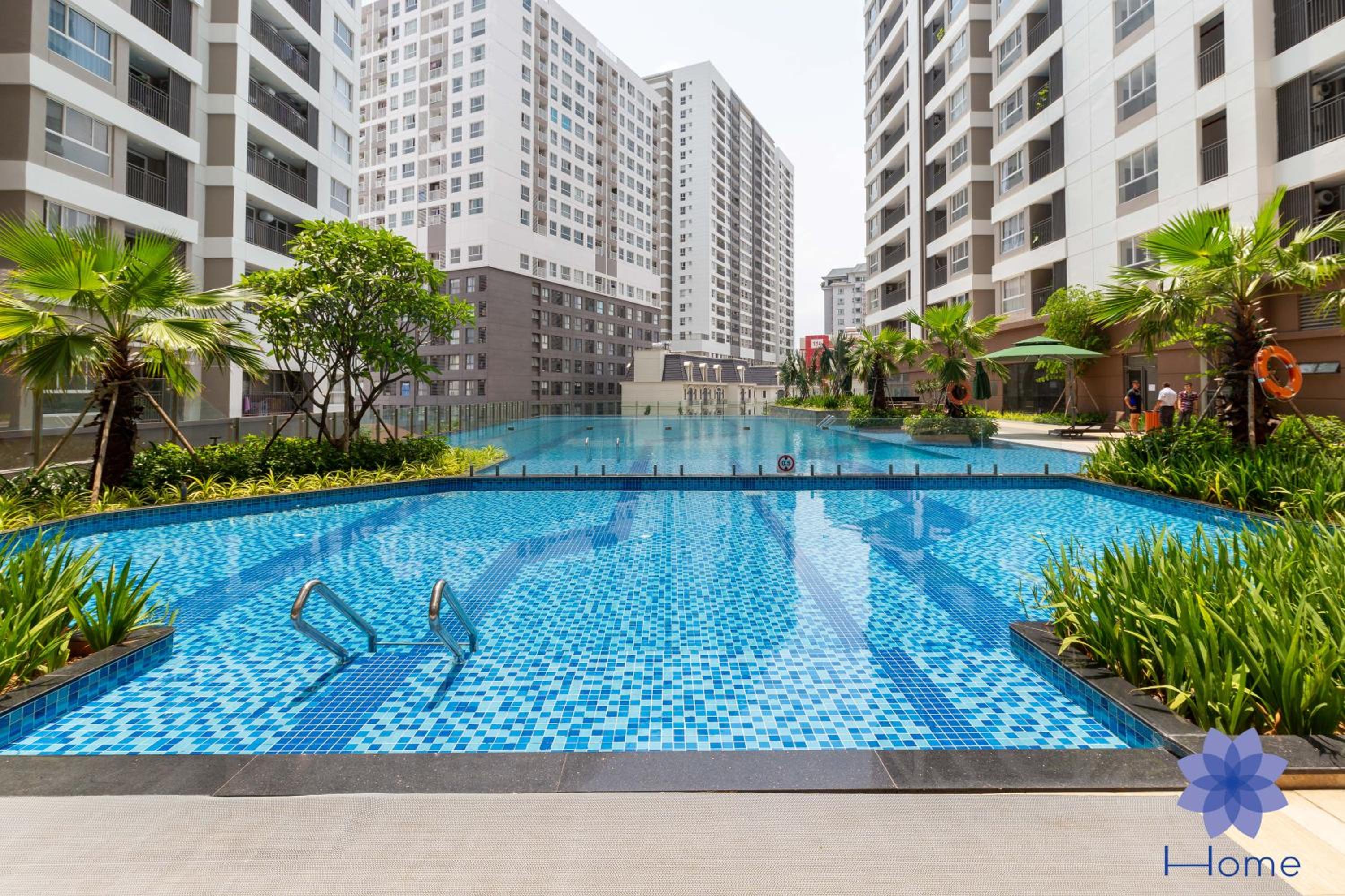 iHome Furnished Apartments with Free Gym & Pool, Airport Pick-Up Service