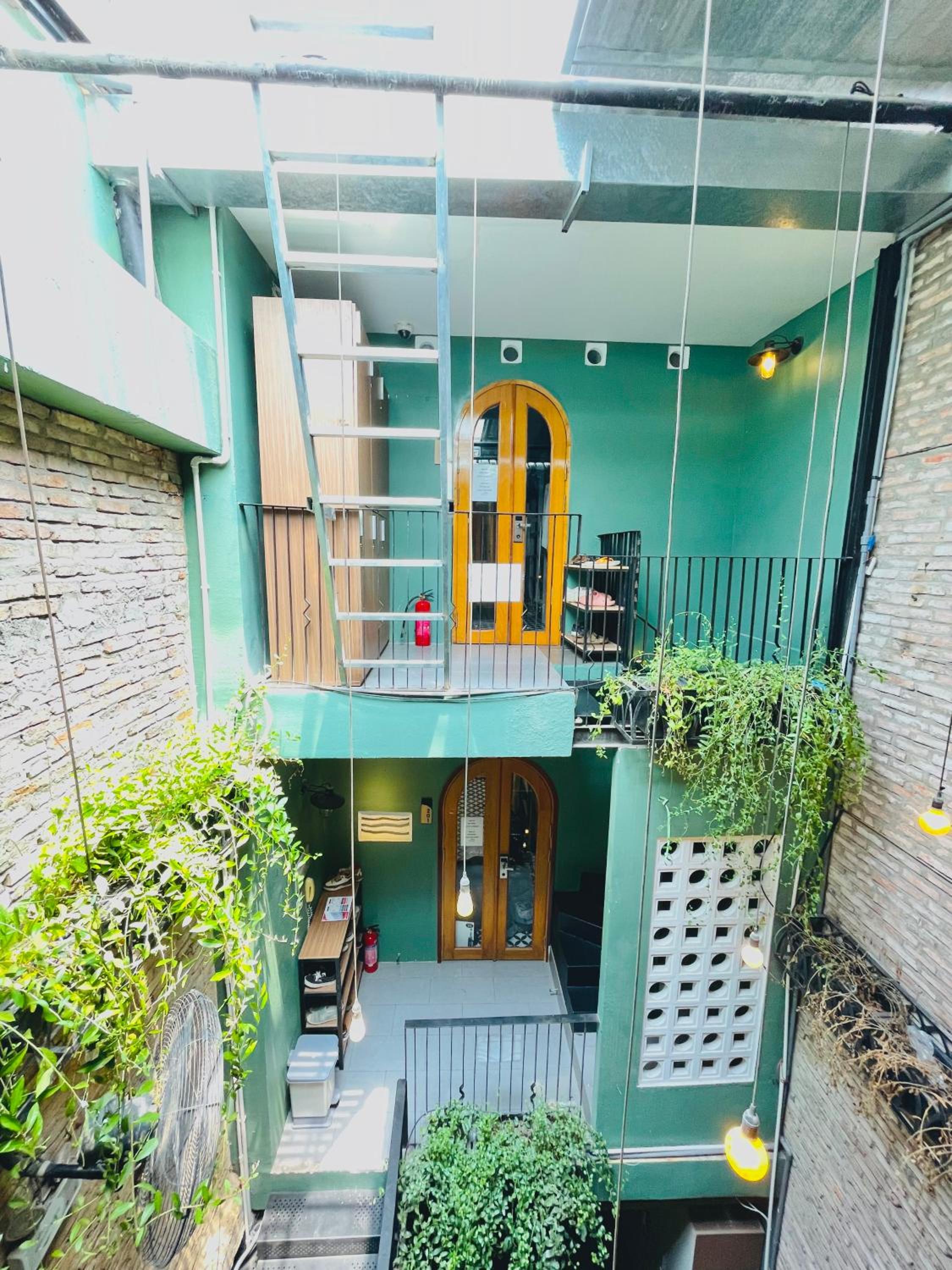 VY DA CENTRAL MARKET HOSTEL