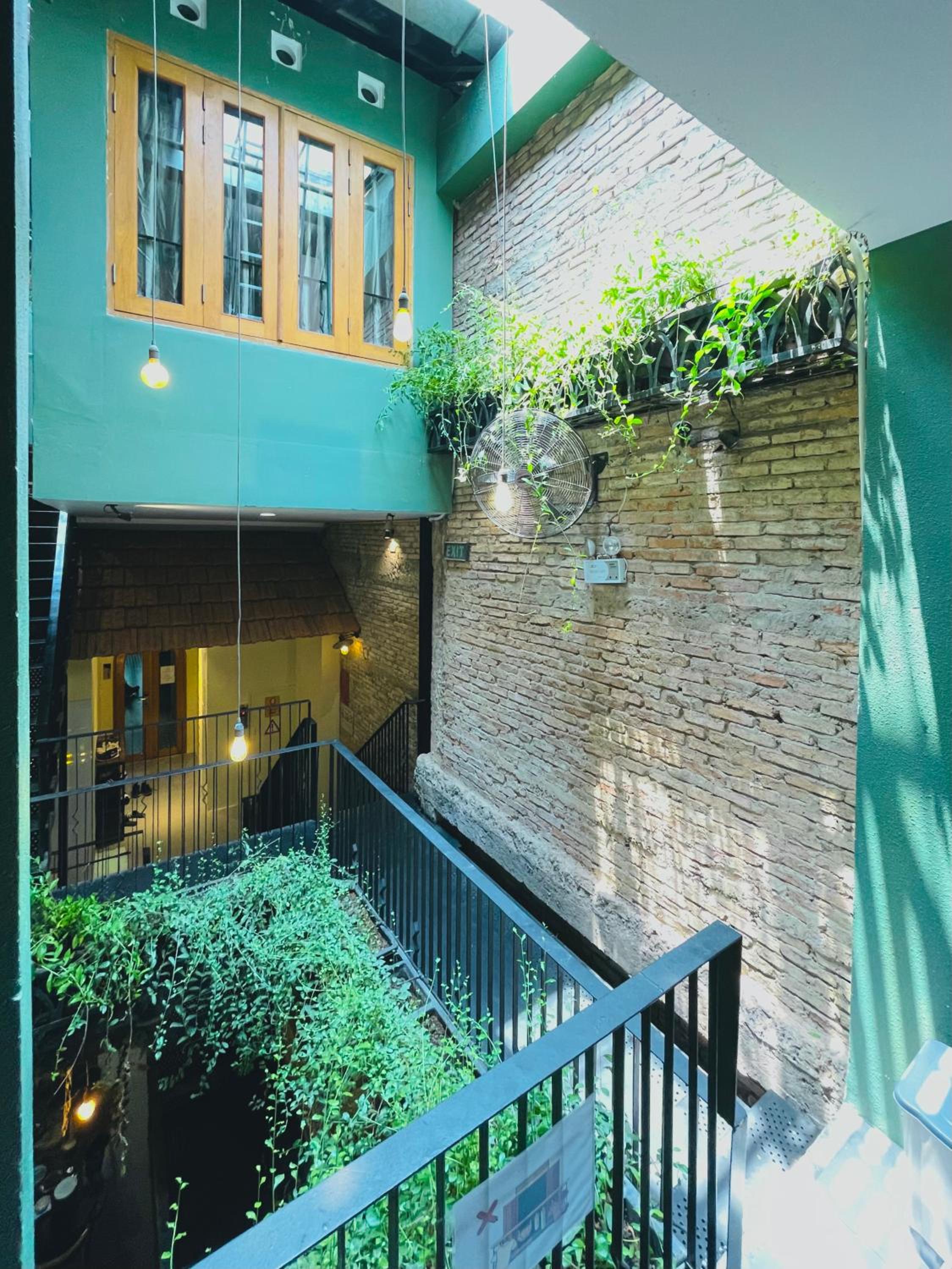 VY DA CENTRAL MARKET HOSTEL