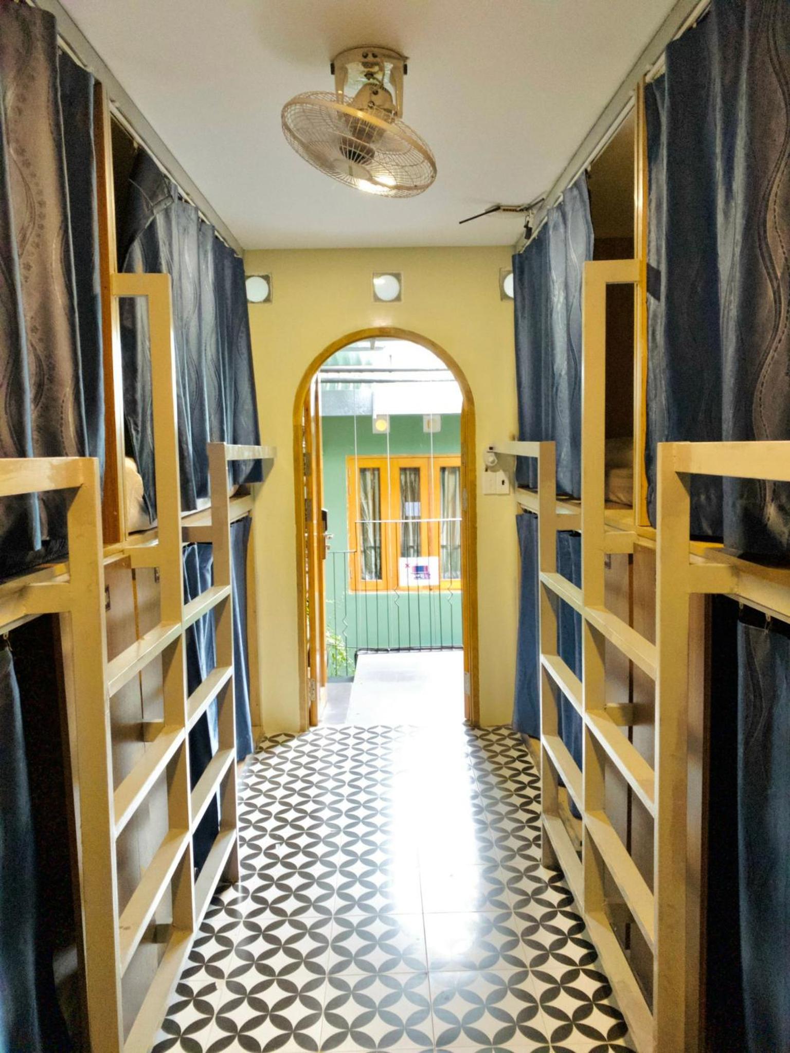 VY DA CENTRAL MARKET HOSTEL