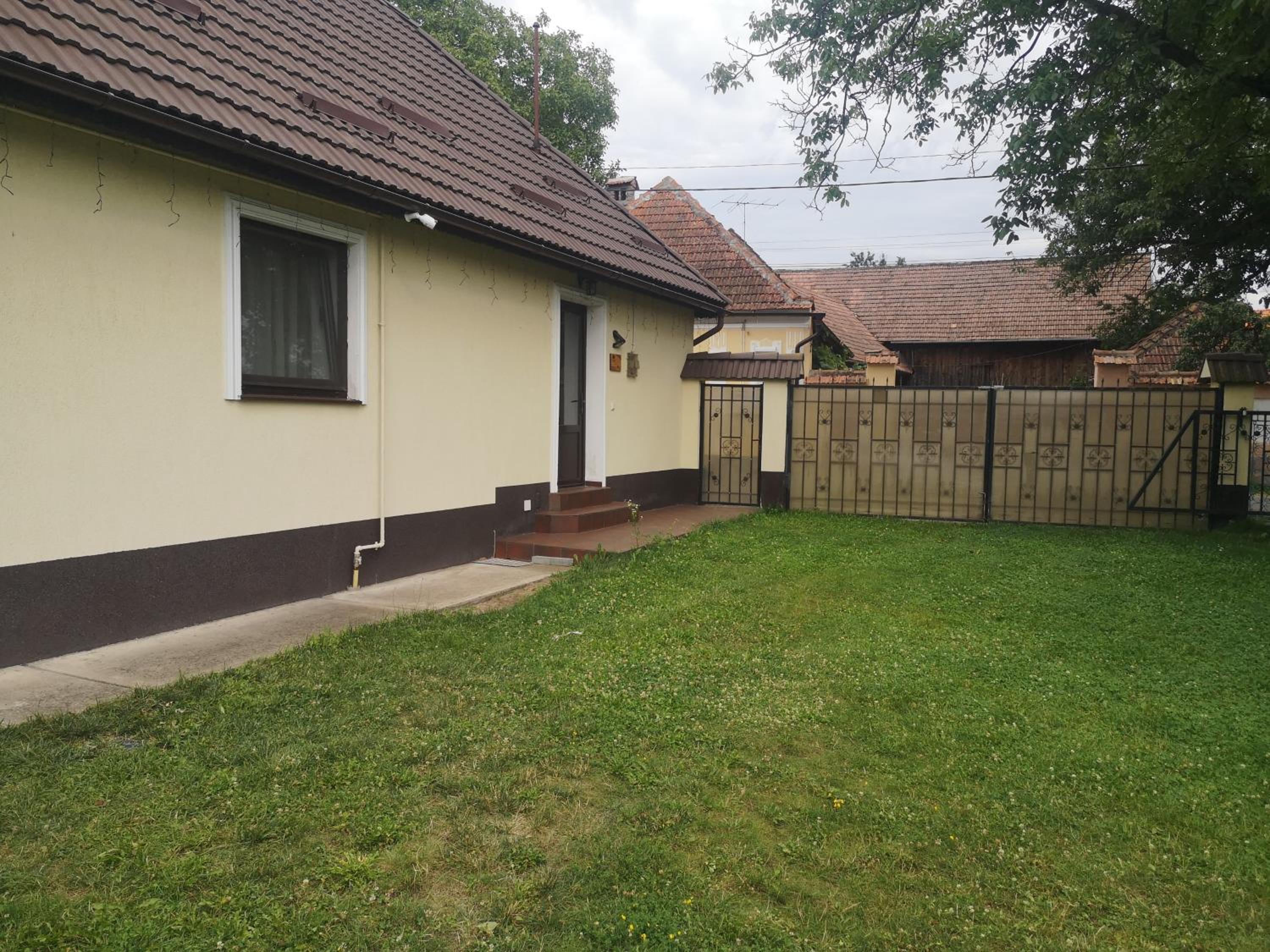 Eva's Little House - Acasă la Tăticul Albinelor view 4