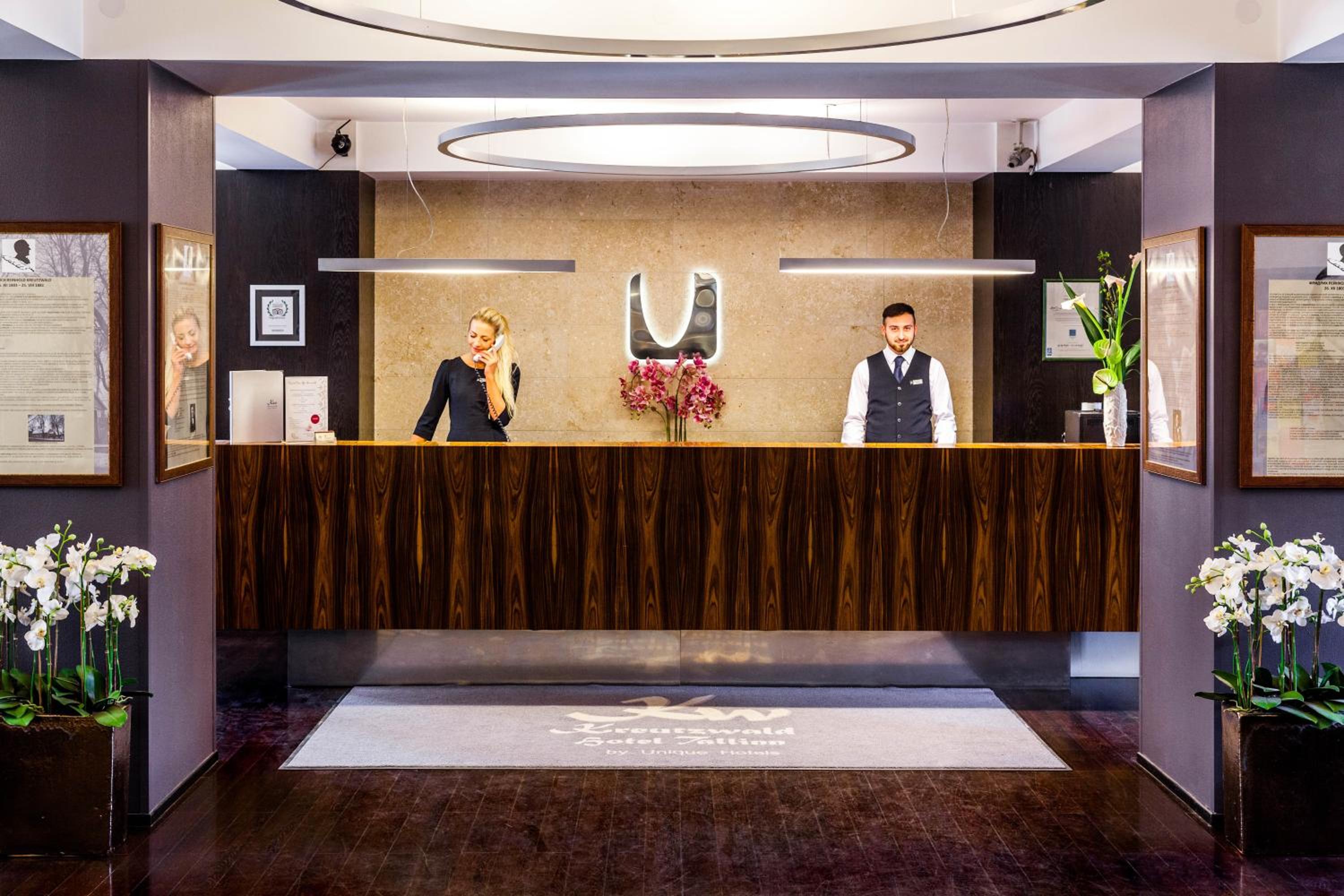 Reception & Lobby