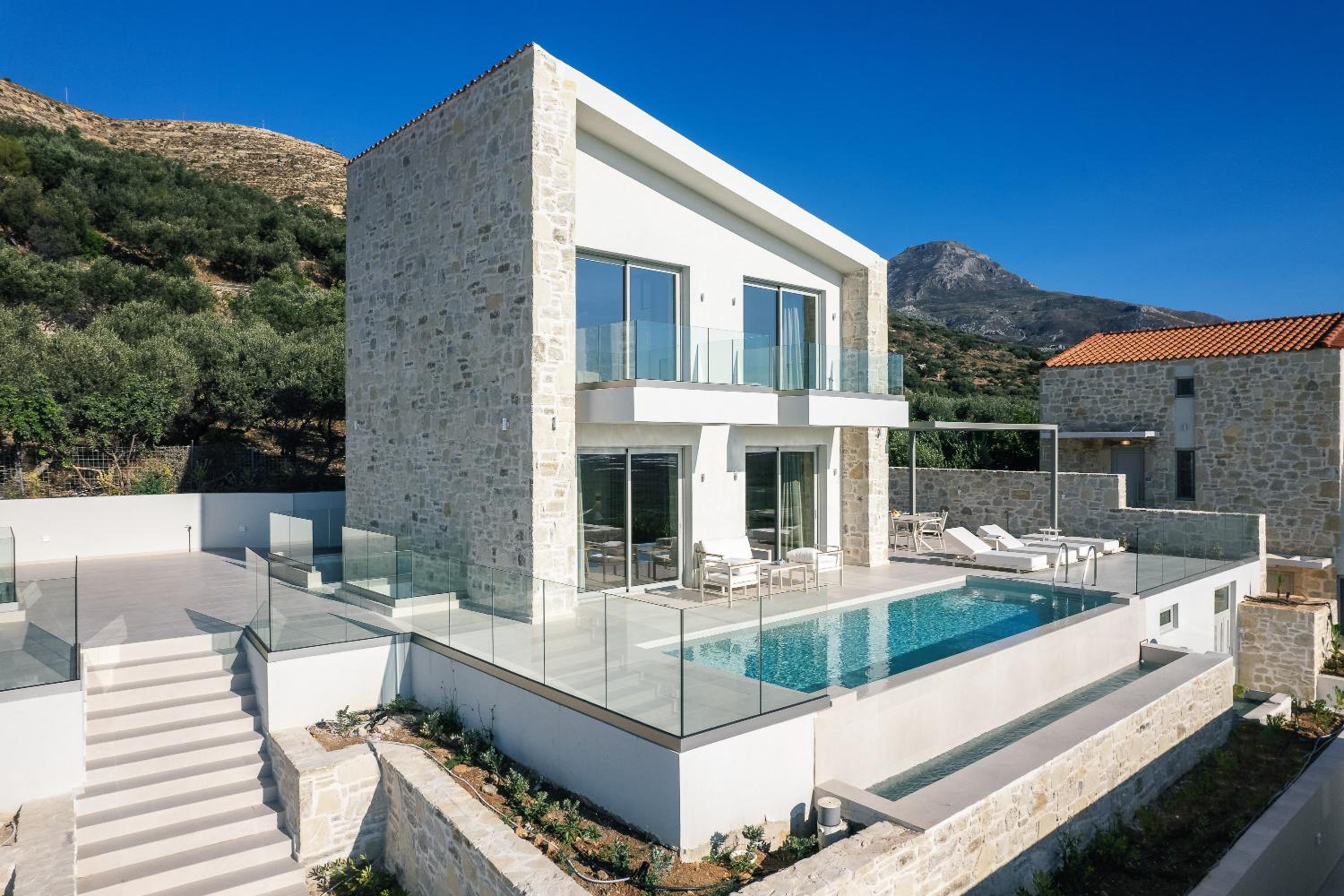 Hotel Petras Luxury Villas - Image 1