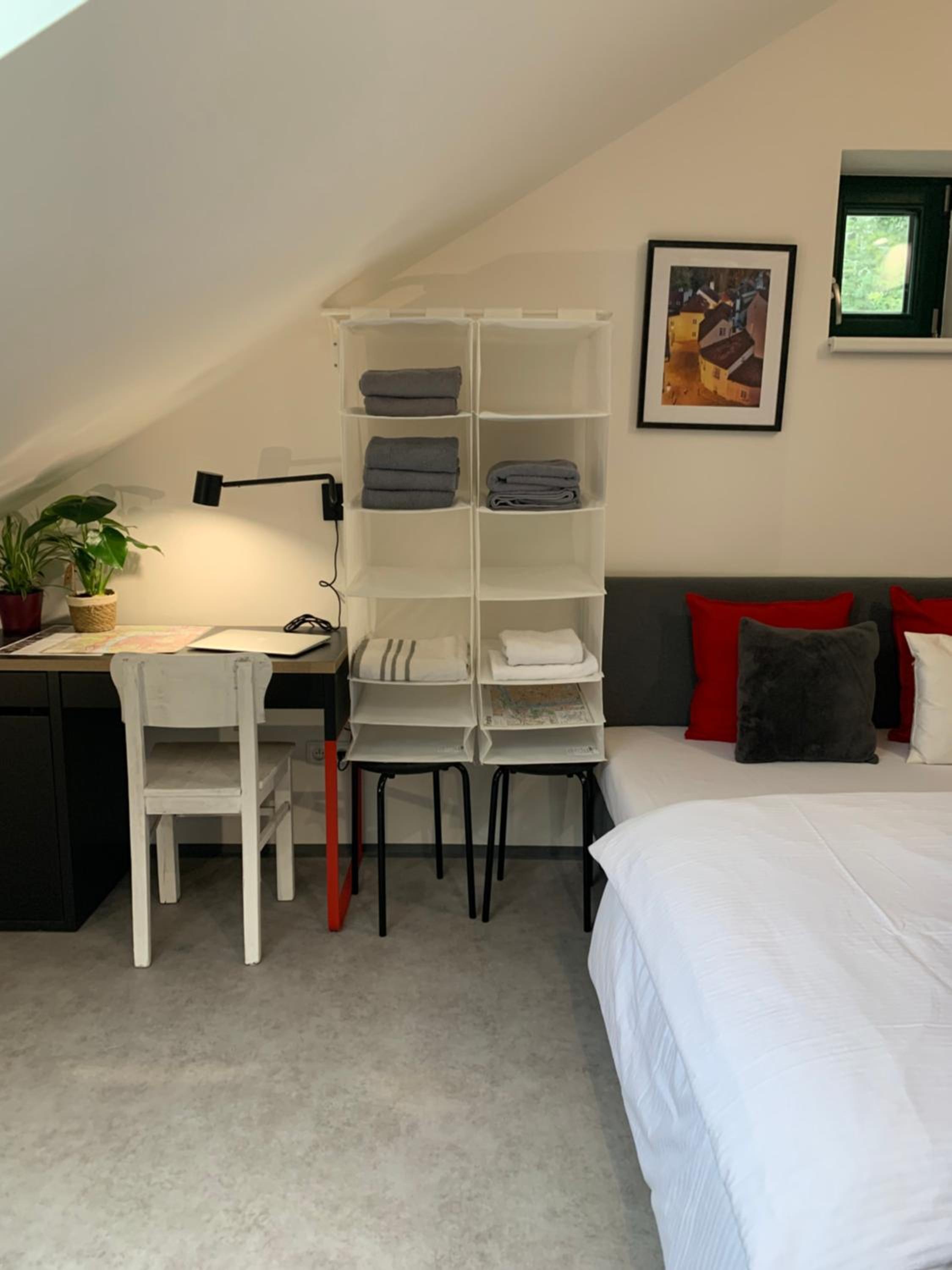 Cozy friendly place with free parking