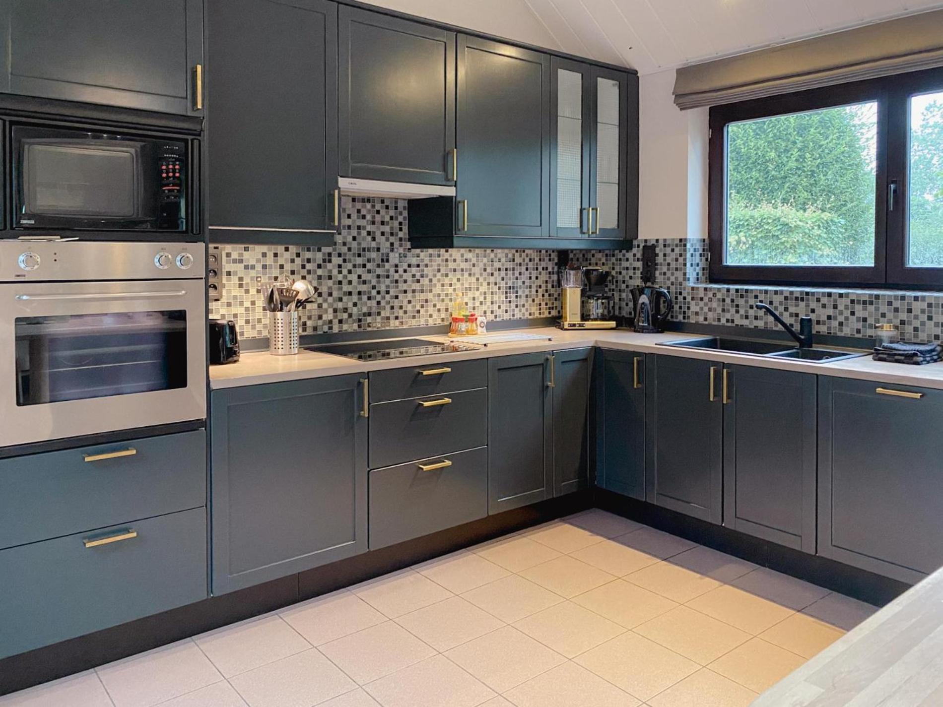 8P 4B Beautiful Villa with swimming pool in Zonhoven