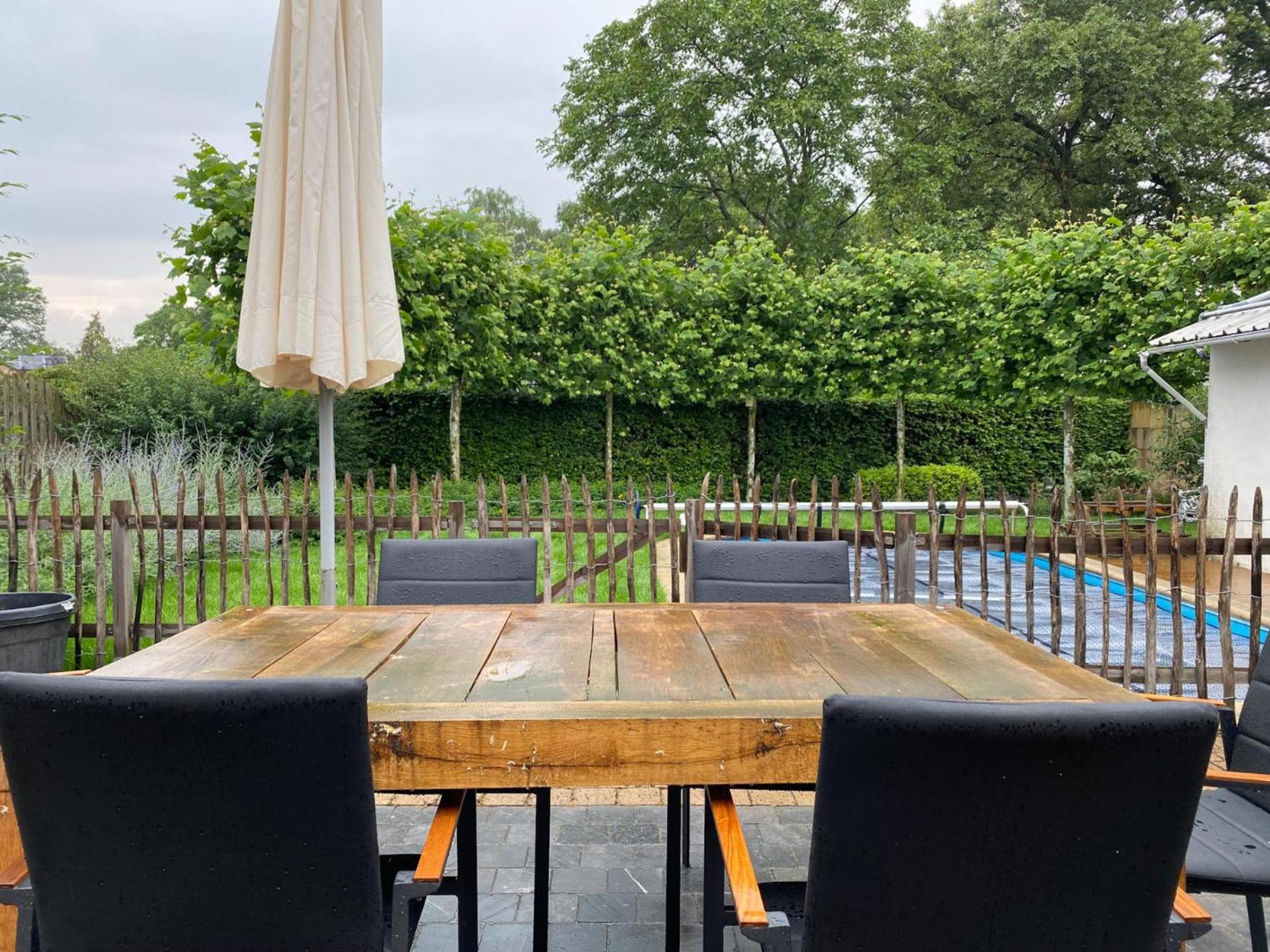8P 4B Beautiful Villa with swimming pool in Zonhoven