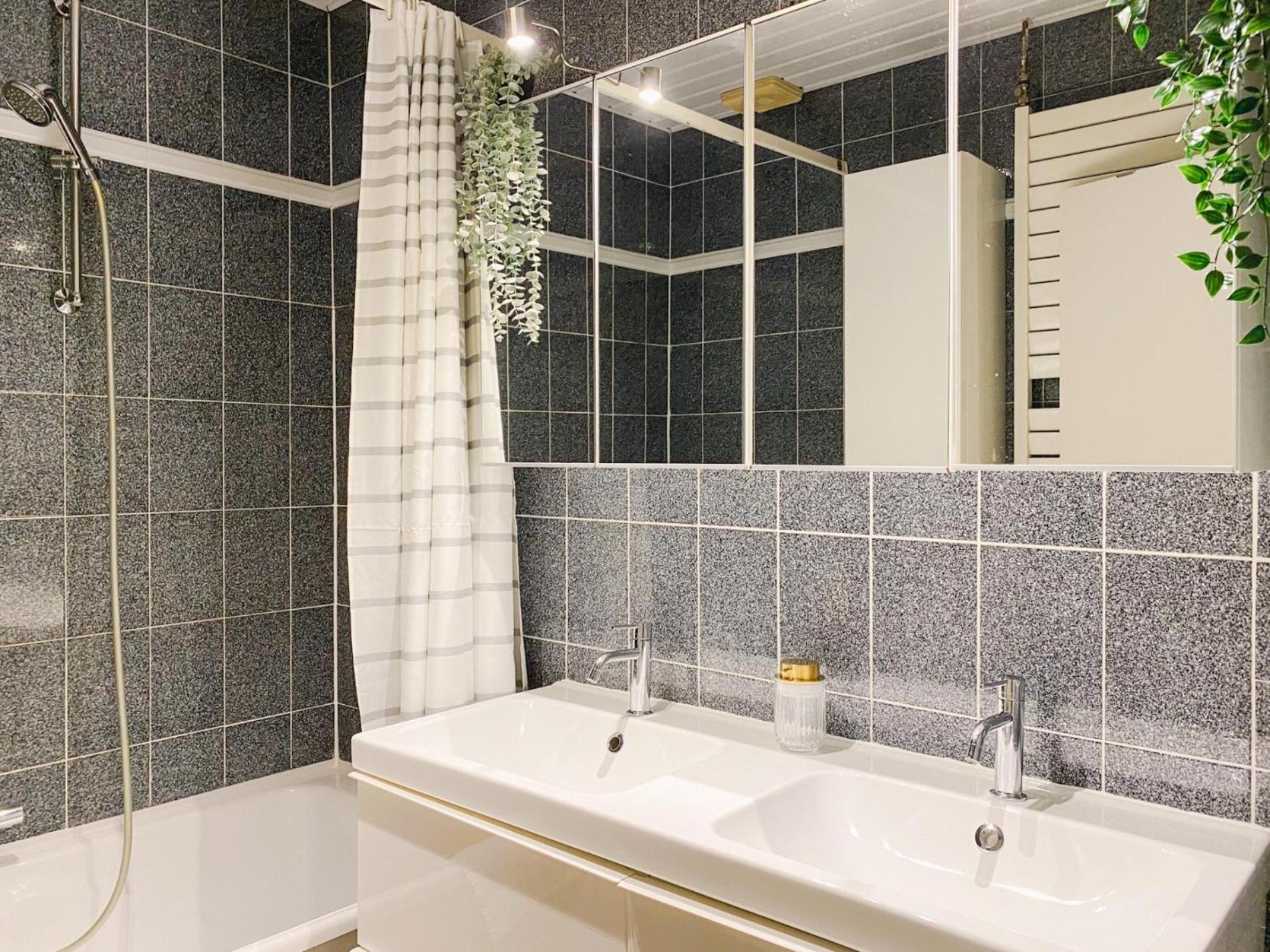 8P 4B Beautiful Villa with swimming pool in Zonhoven