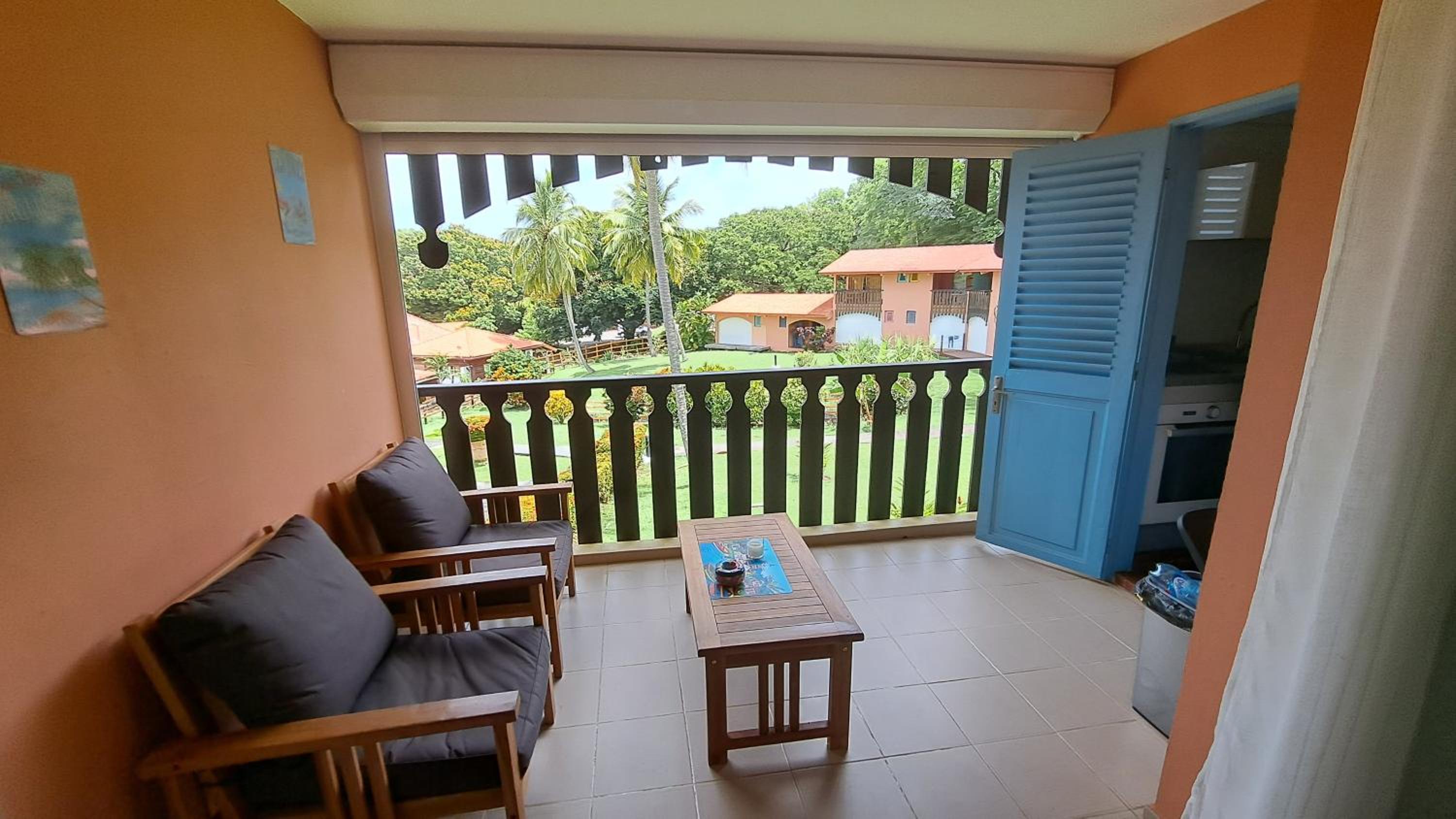 studio plage de l'anse caritan view 2