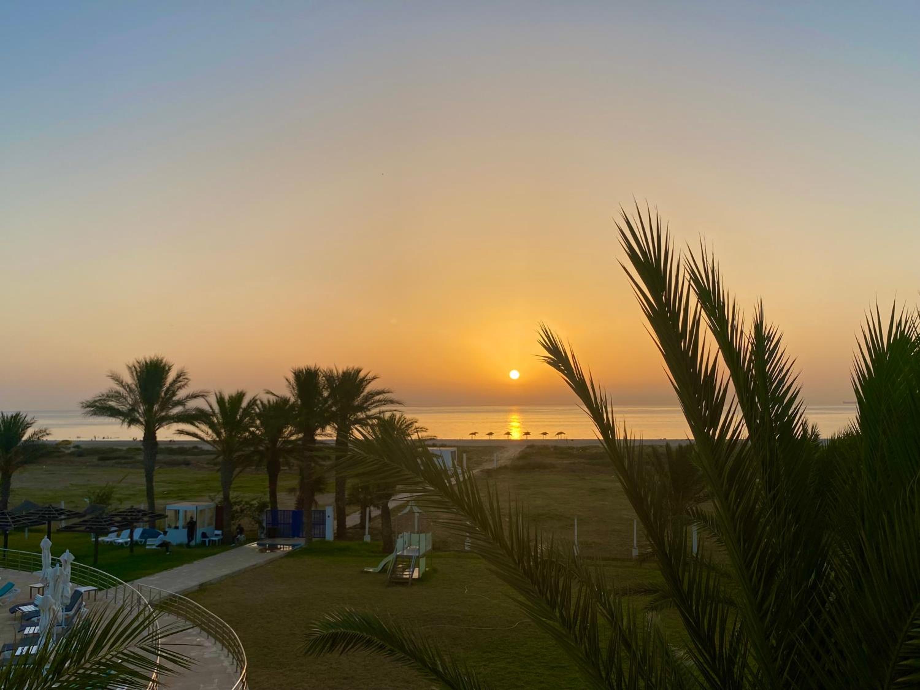 Beachfront Apartment 105- Hotel Andalucia view 3