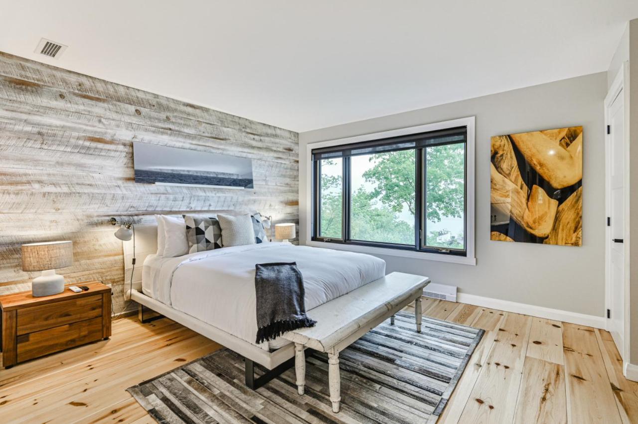 454 Hotel du Lac - Cozy 2BR Condo w Stunning Mountain & Lake Views