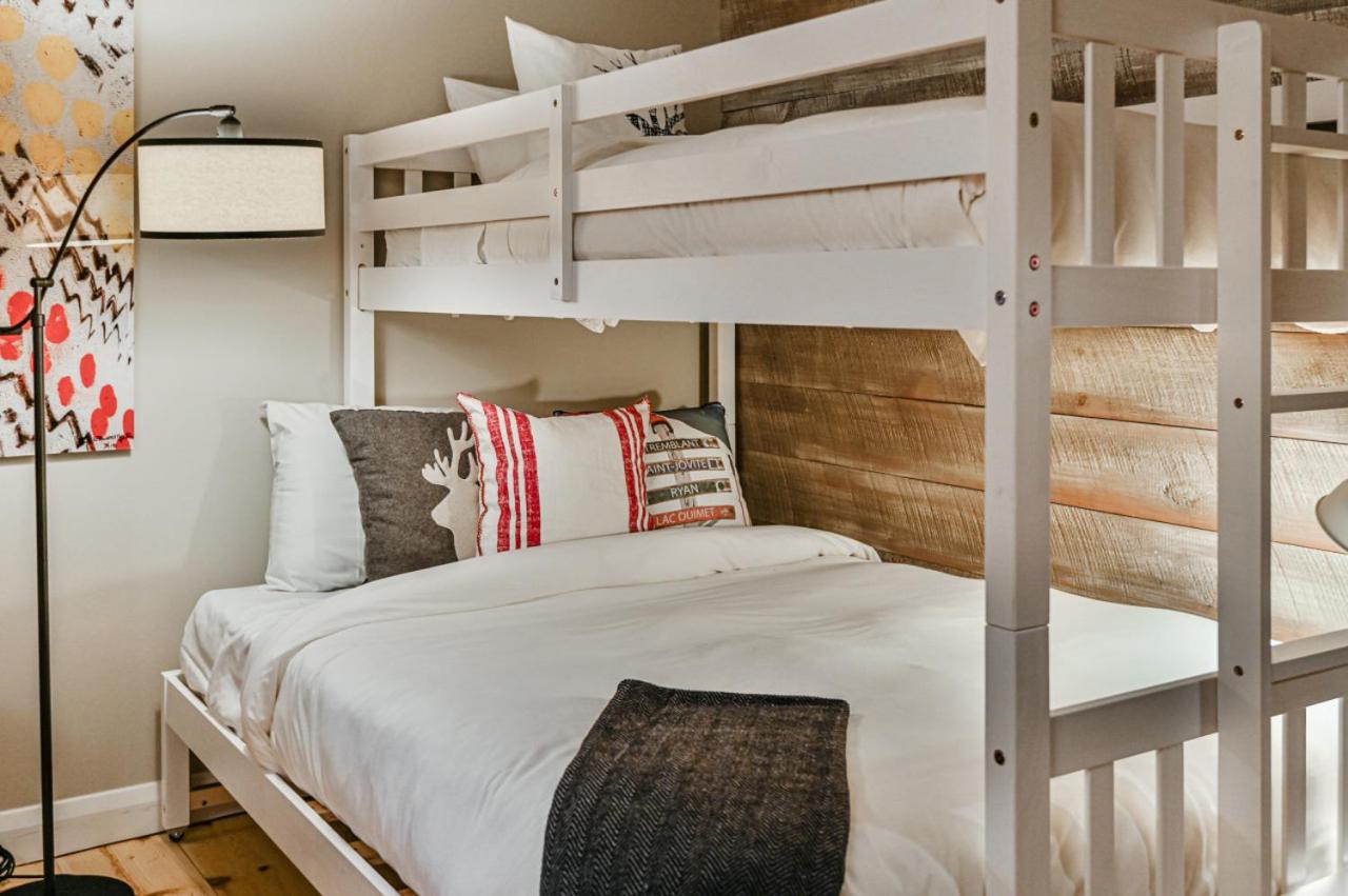 454 Hotel du Lac - Cozy 2BR Condo w Stunning Mountain & Lake Views