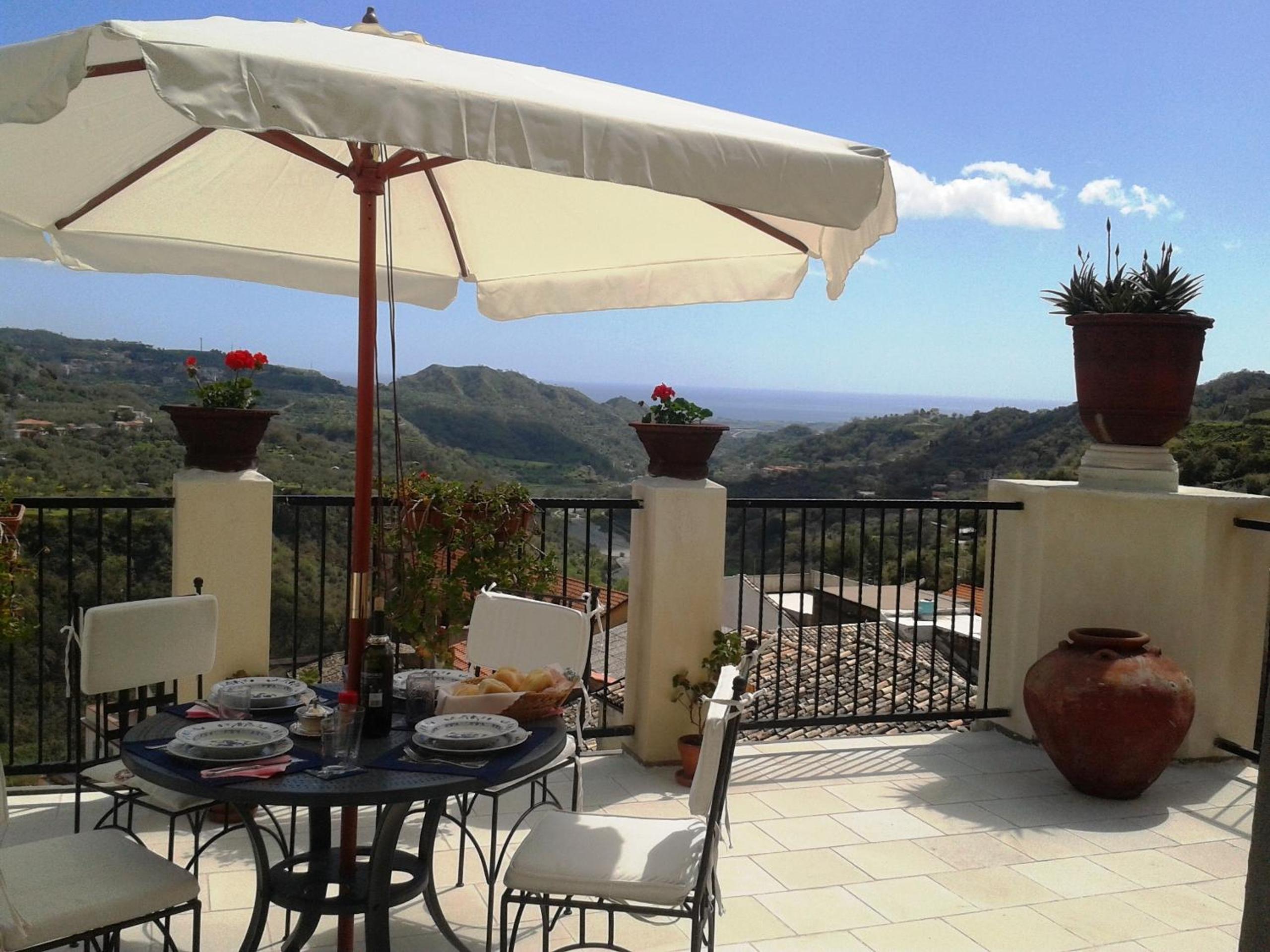 Palazzo Lupis B & B Grotteria Calabria Italia view 4