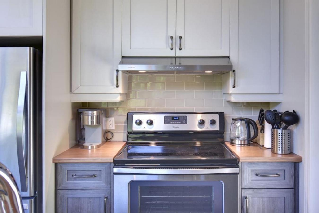 46 Impasse - Lac Superior Getaway 3BR Home w Hot Tub