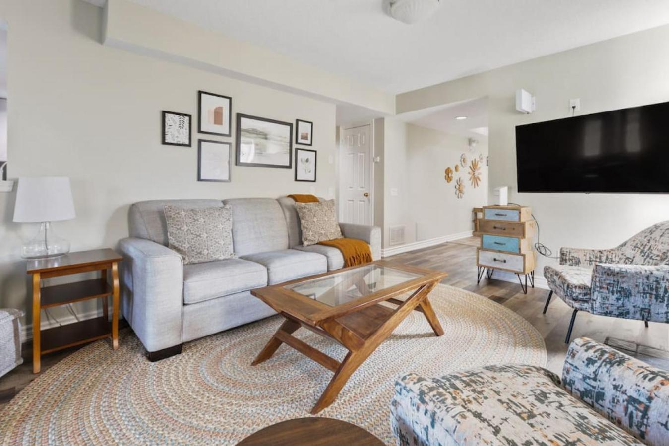 3BR Bright Mountain View Condo at Blue on Monterra