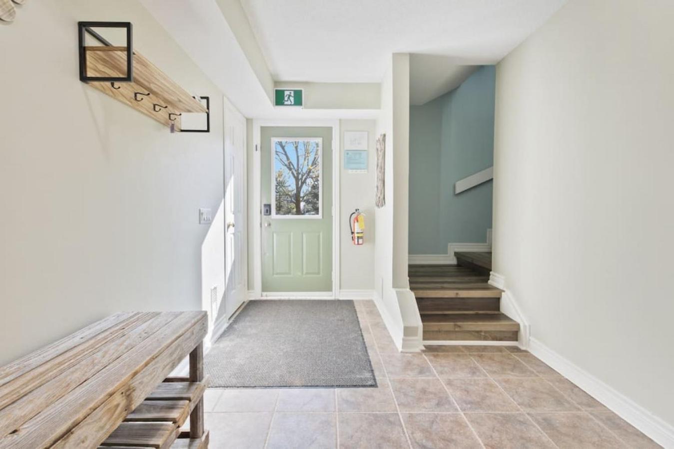 3BR Bright Mountain View Condo at Blue on Monterra