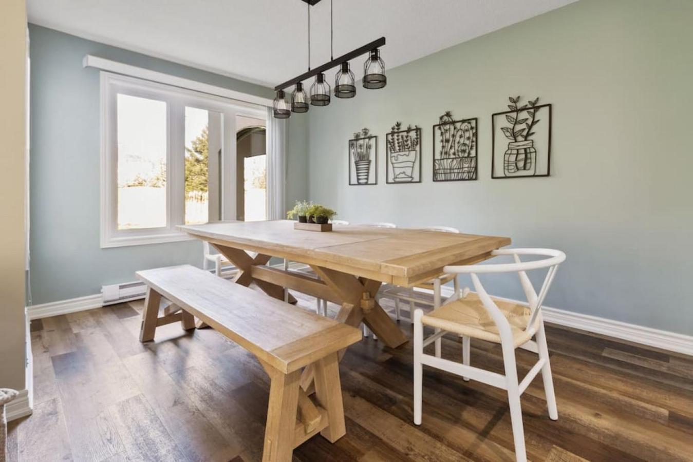 3BR Bright Mountain View Condo at Blue on Monterra