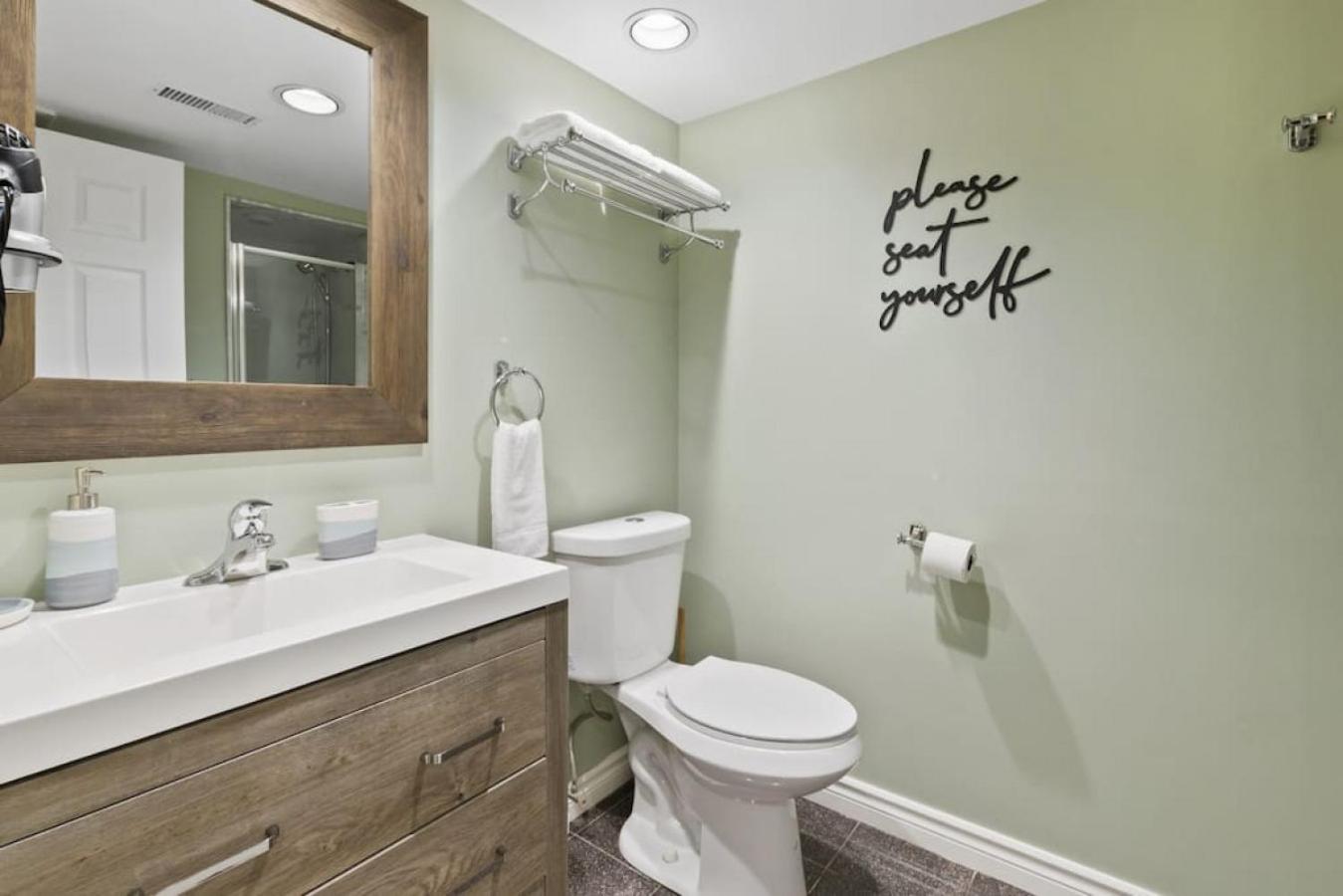 3BR Bright Mountain View Condo at Blue on Monterra