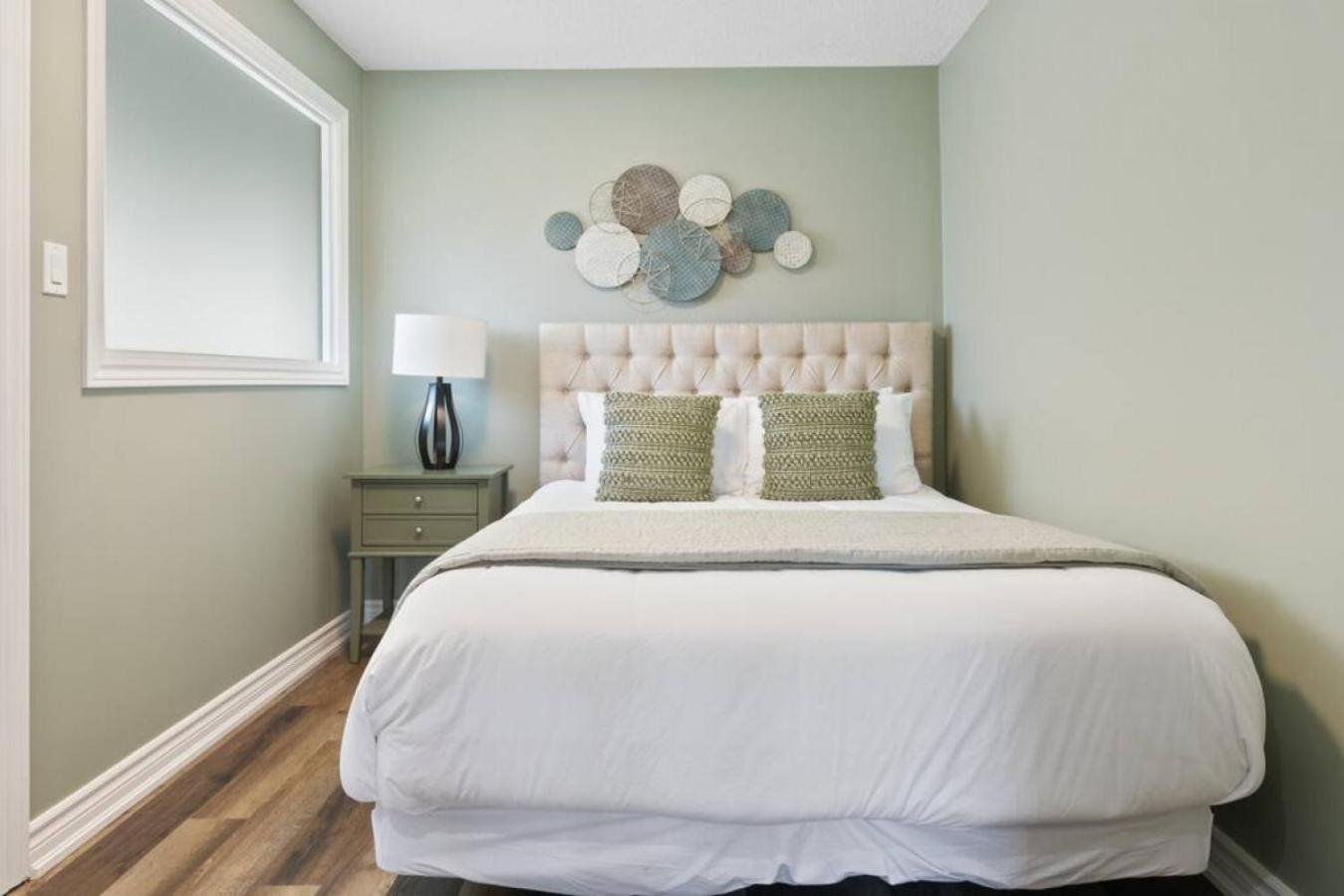 3BR Bright Mountain View Condo at Blue on Monterra