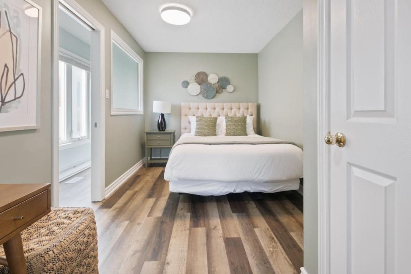 3BR Bright Mountain View Condo at Blue on Monterra