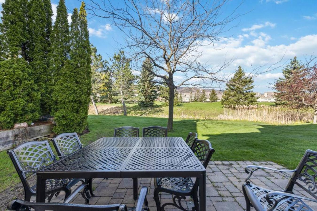 3BR Bright Mountain View Condo at Blue on Monterra