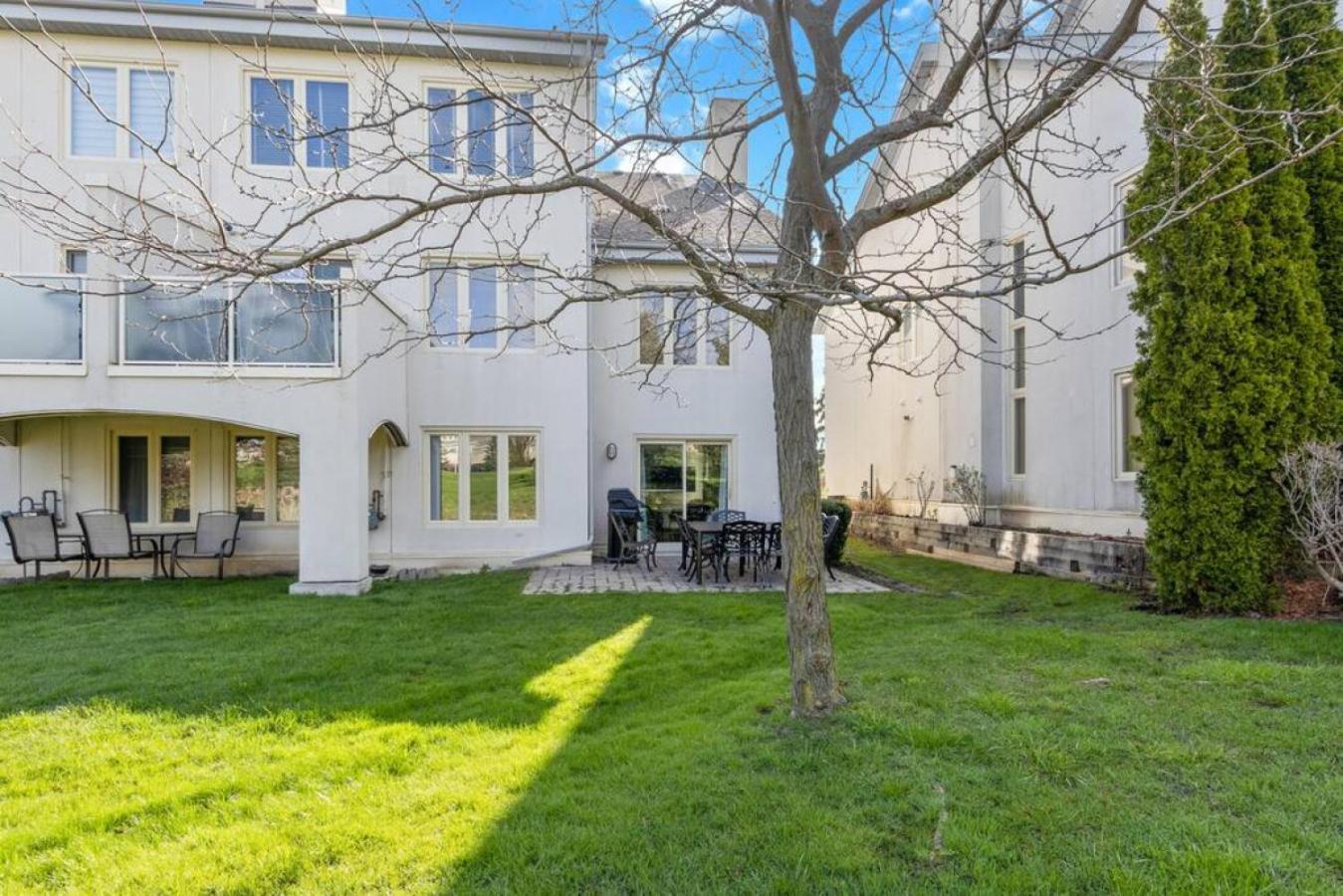 3BR Bright Mountain View Condo at Blue on Monterra