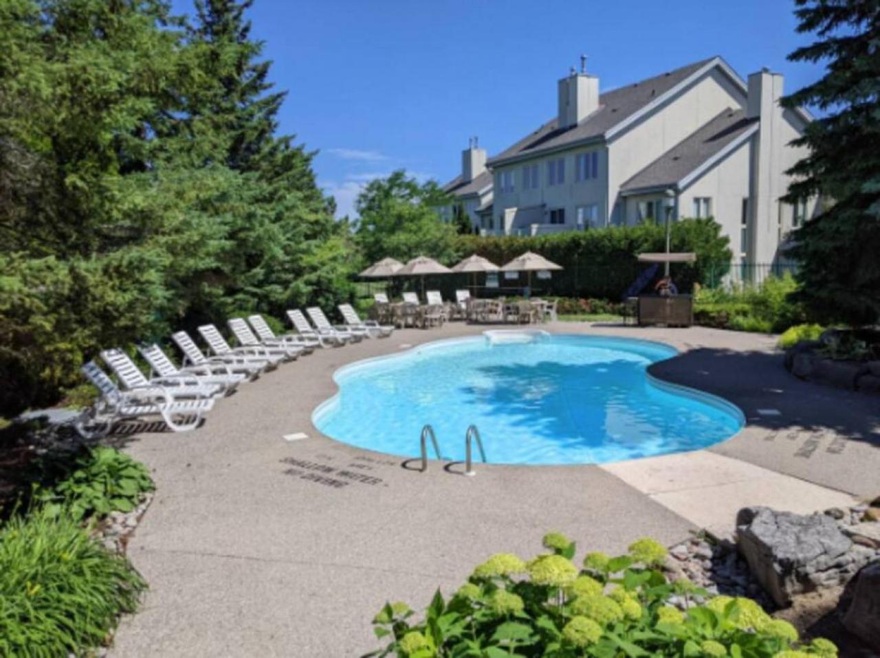 3BR Bright Mountain View Condo at Blue on Monterra