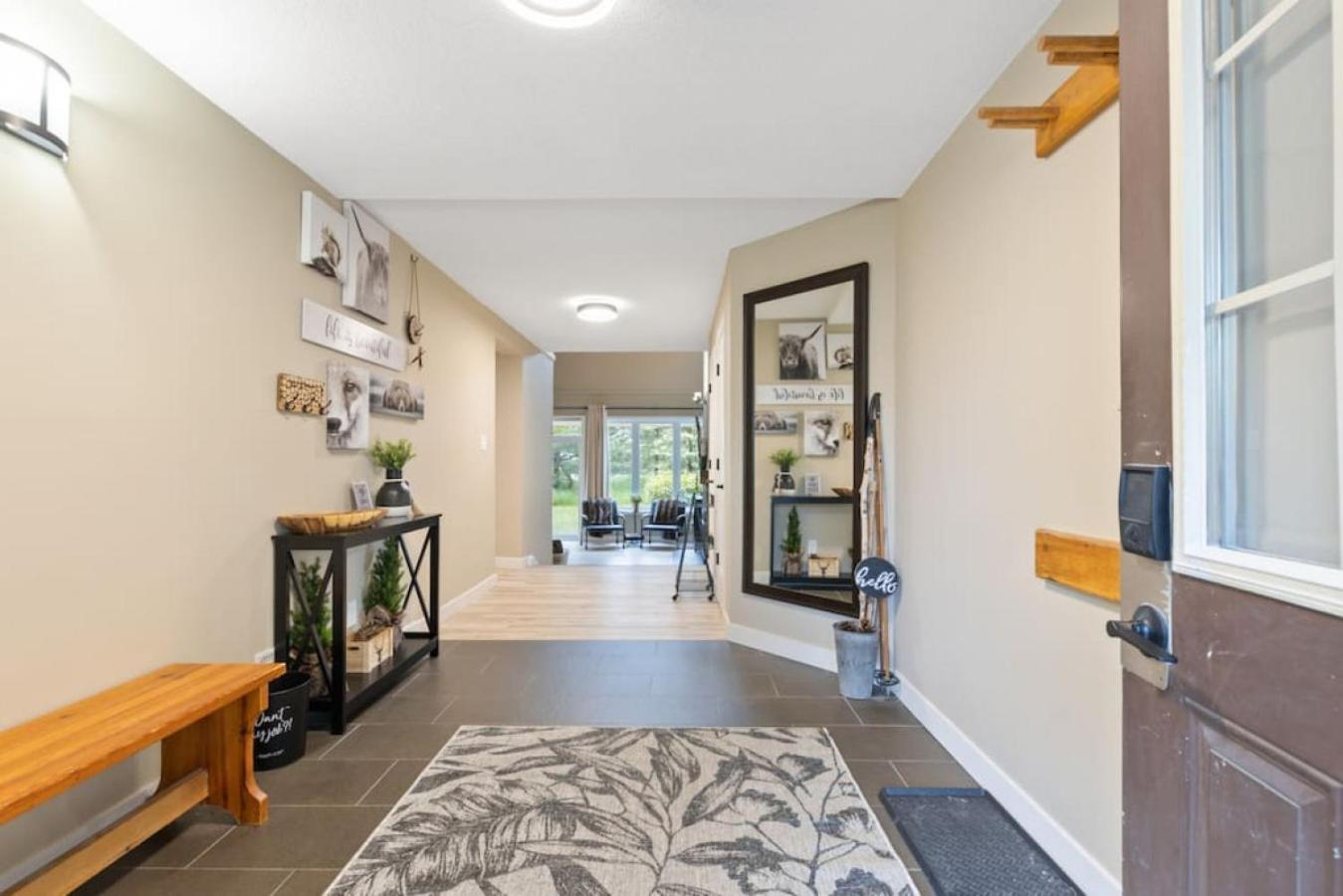 4 Bedrm Blue Mtn Condo w Sauna on Golf Course