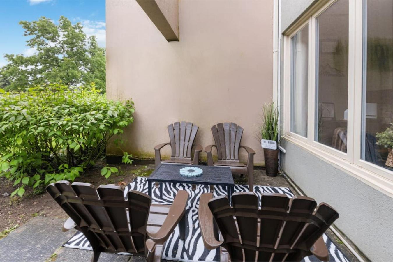 4 Bedrm Blue Mtn Condo w Sauna on Golf Course