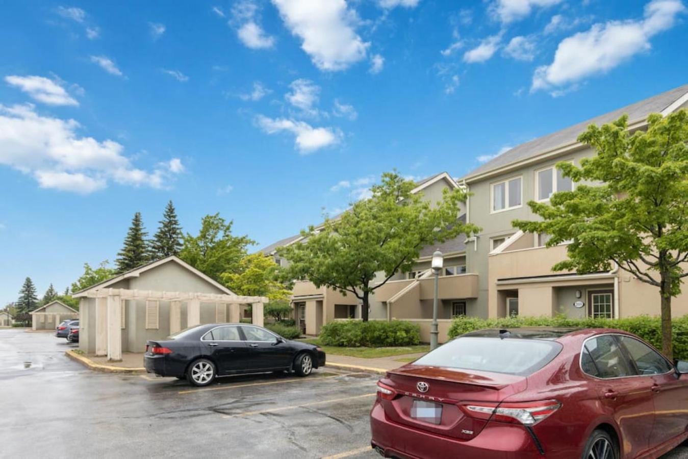 4 Bedrm Blue Mtn Condo w Sauna on Golf Course