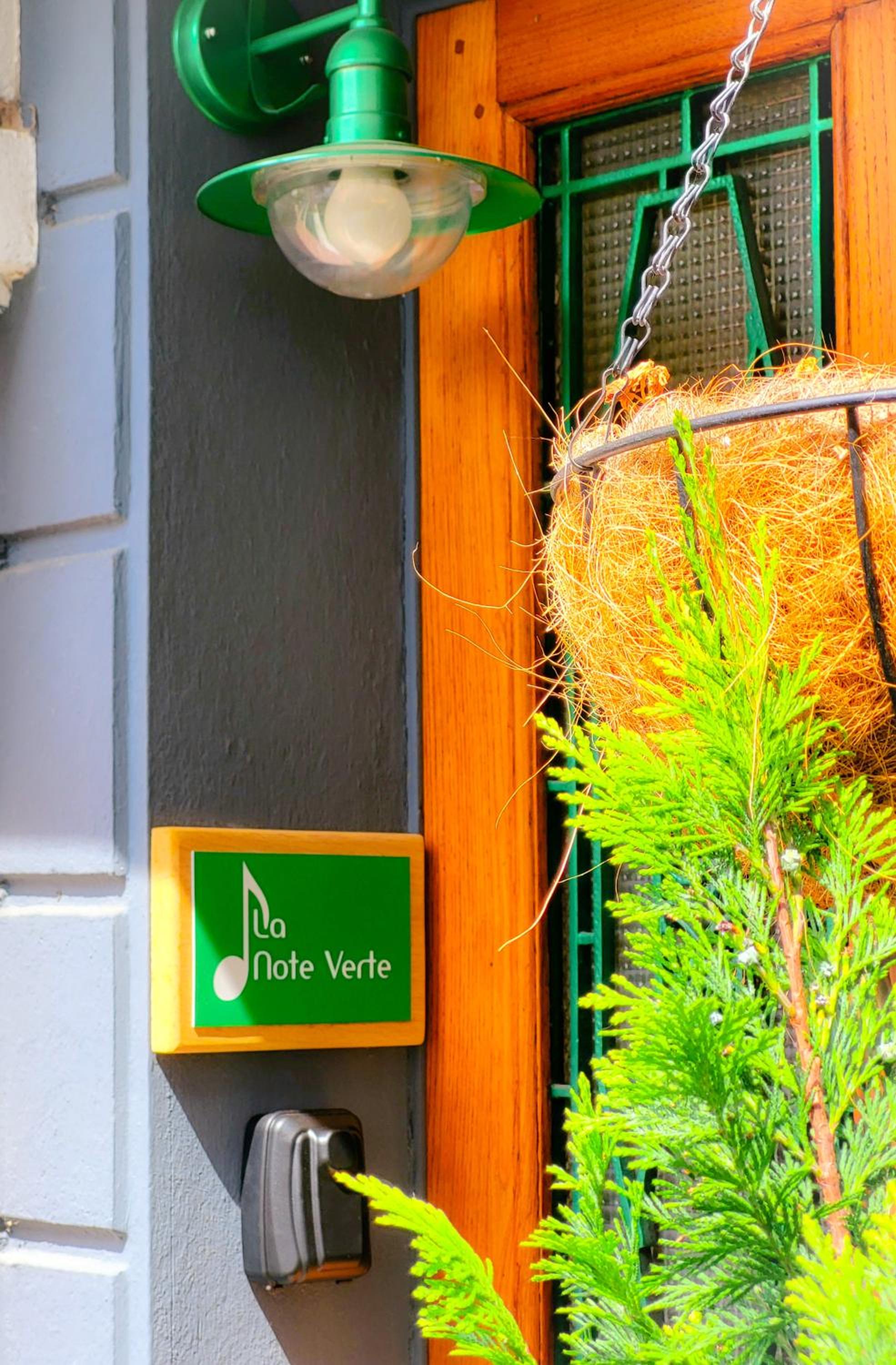 La Note Verte - Parking gratuit devant l'entrée