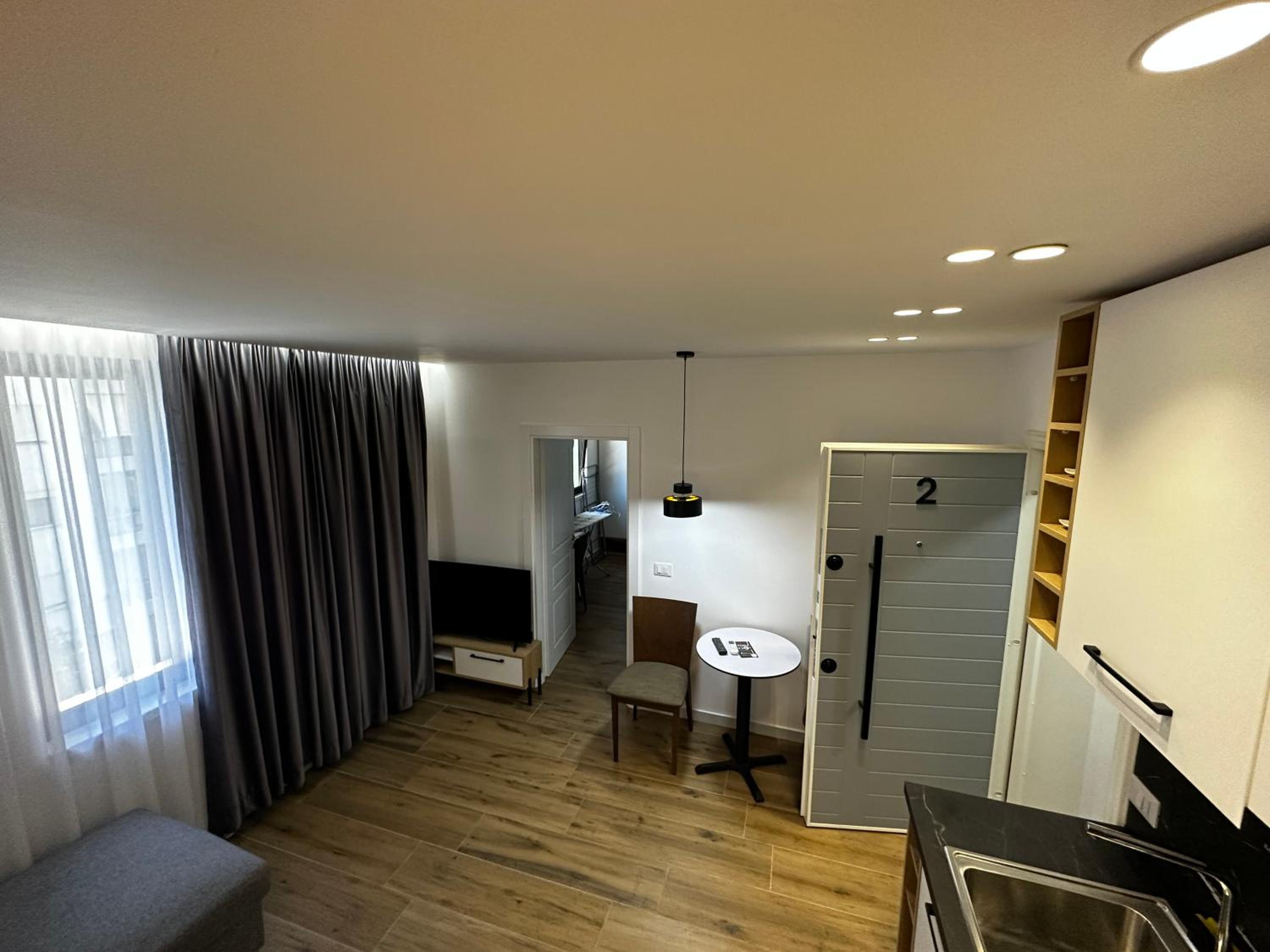 Alvi Apartment
