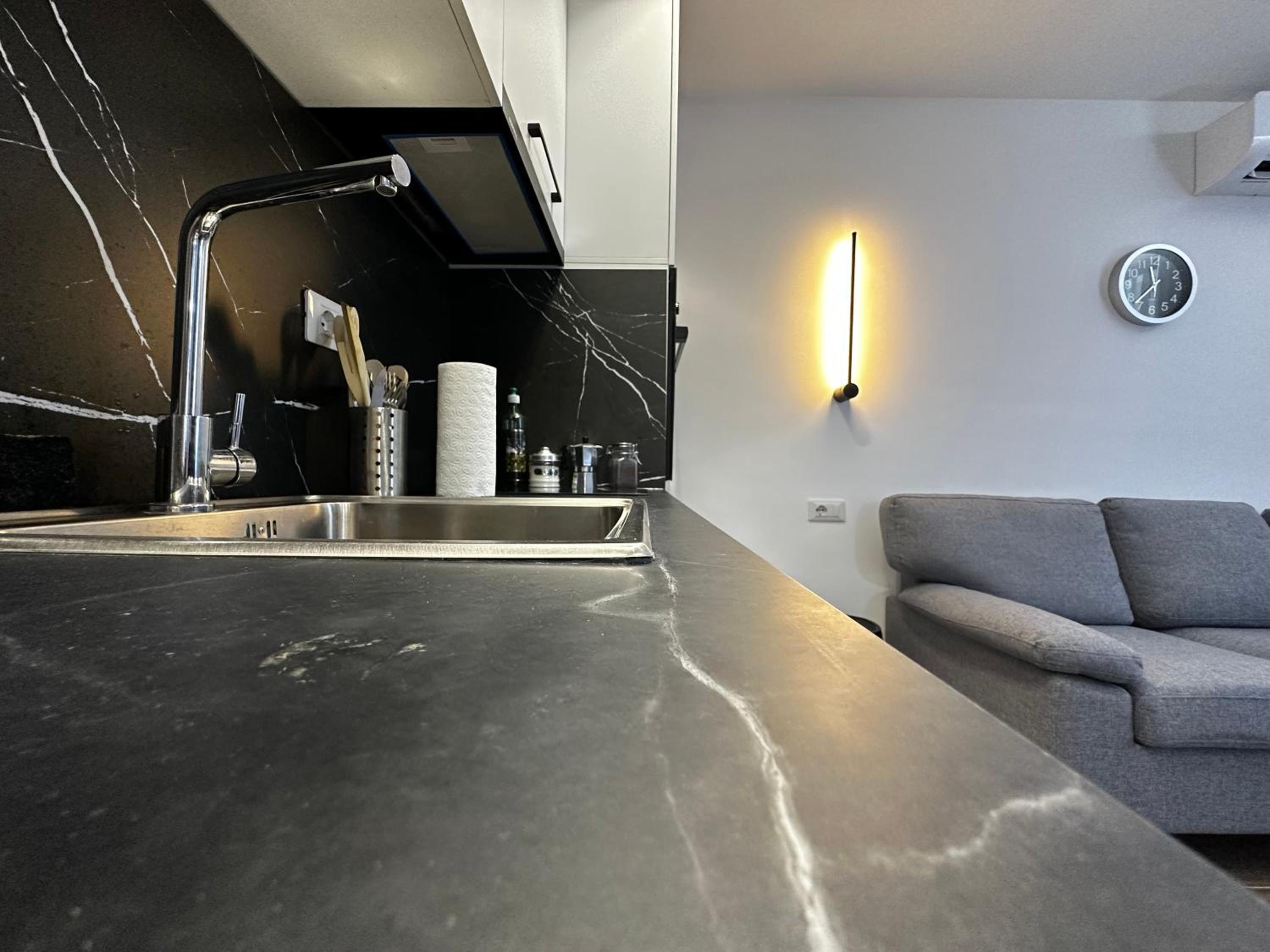Alvi Apartment