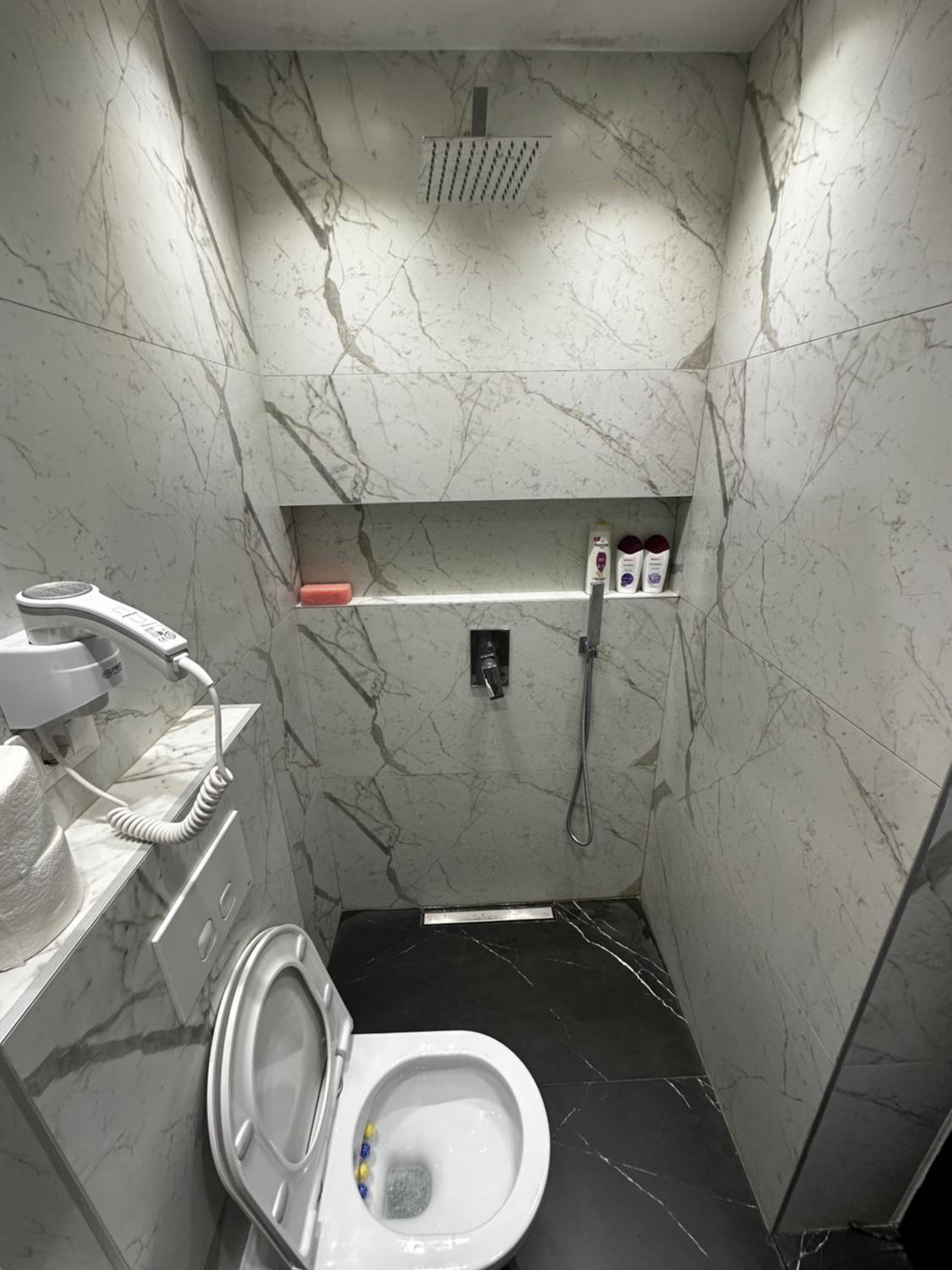 Alvi Apartment
